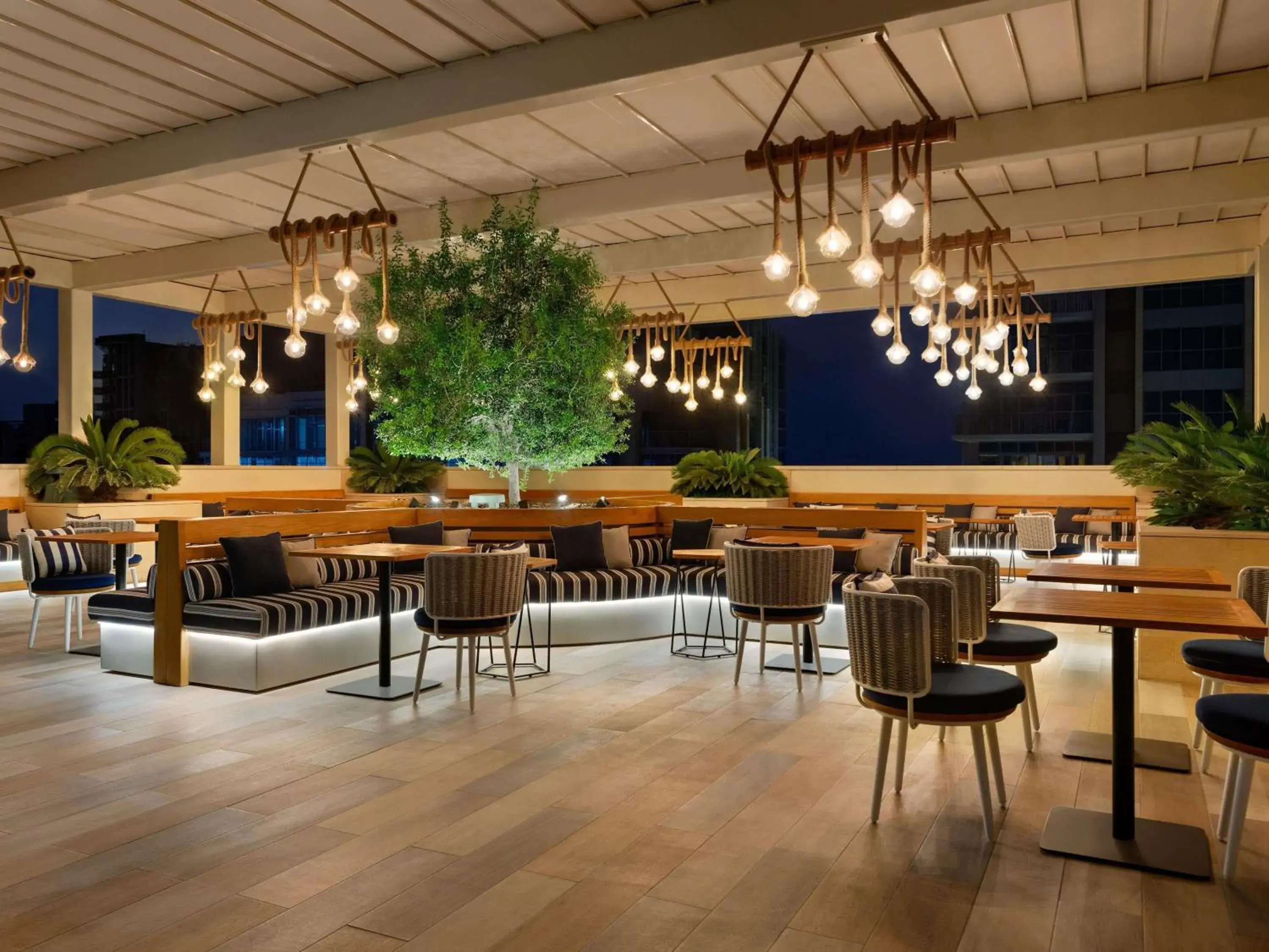 Property building in Mercure Dubai Gold District Property building in Mercure Dubai Gold District