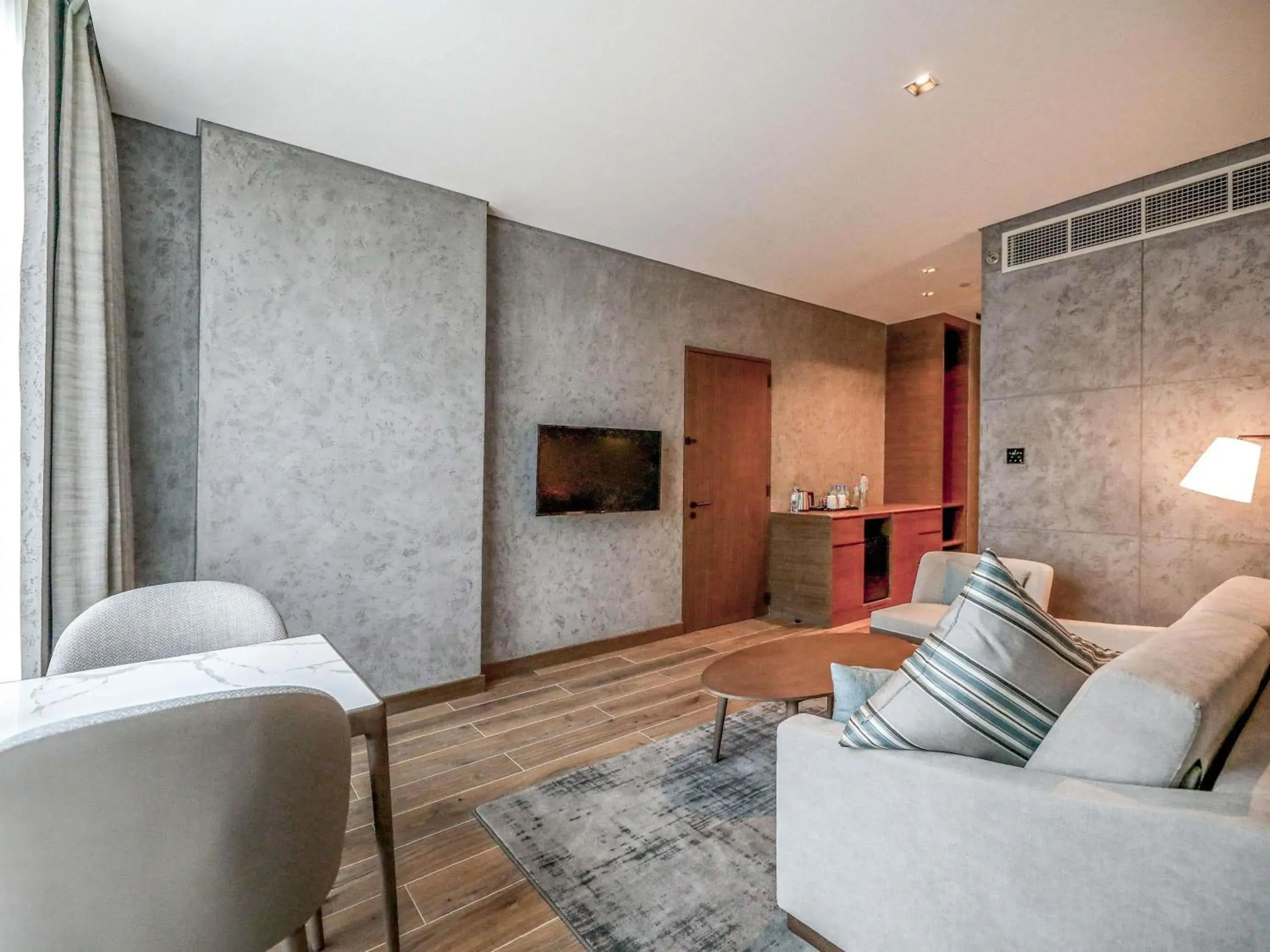 Bedroom in Mercure Dubai Gold District Bedroom in Mercure Dubai Gold District