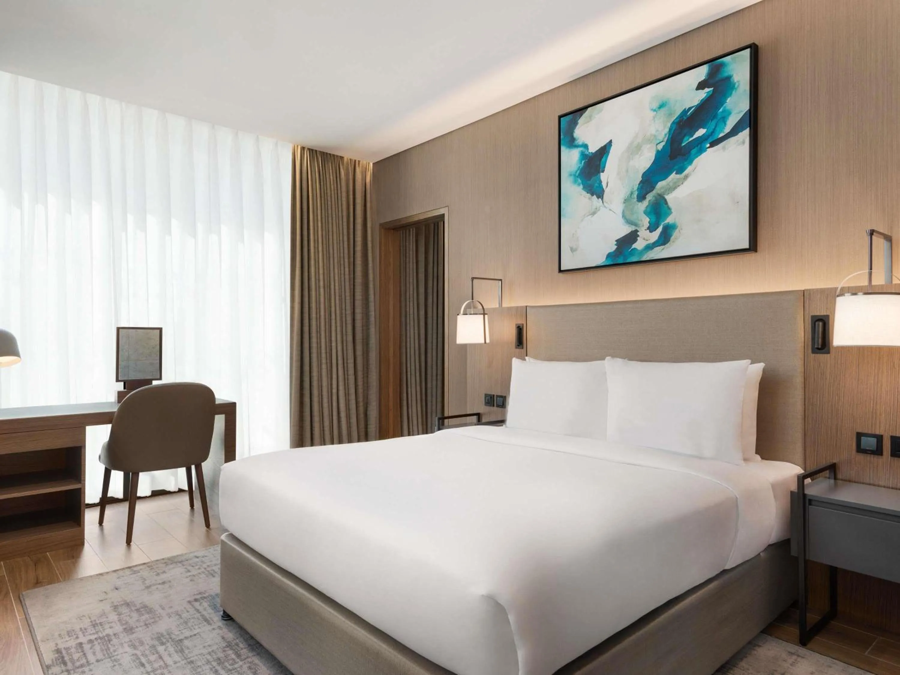 Bedroom, Bed in Mercure Dubai Gold District