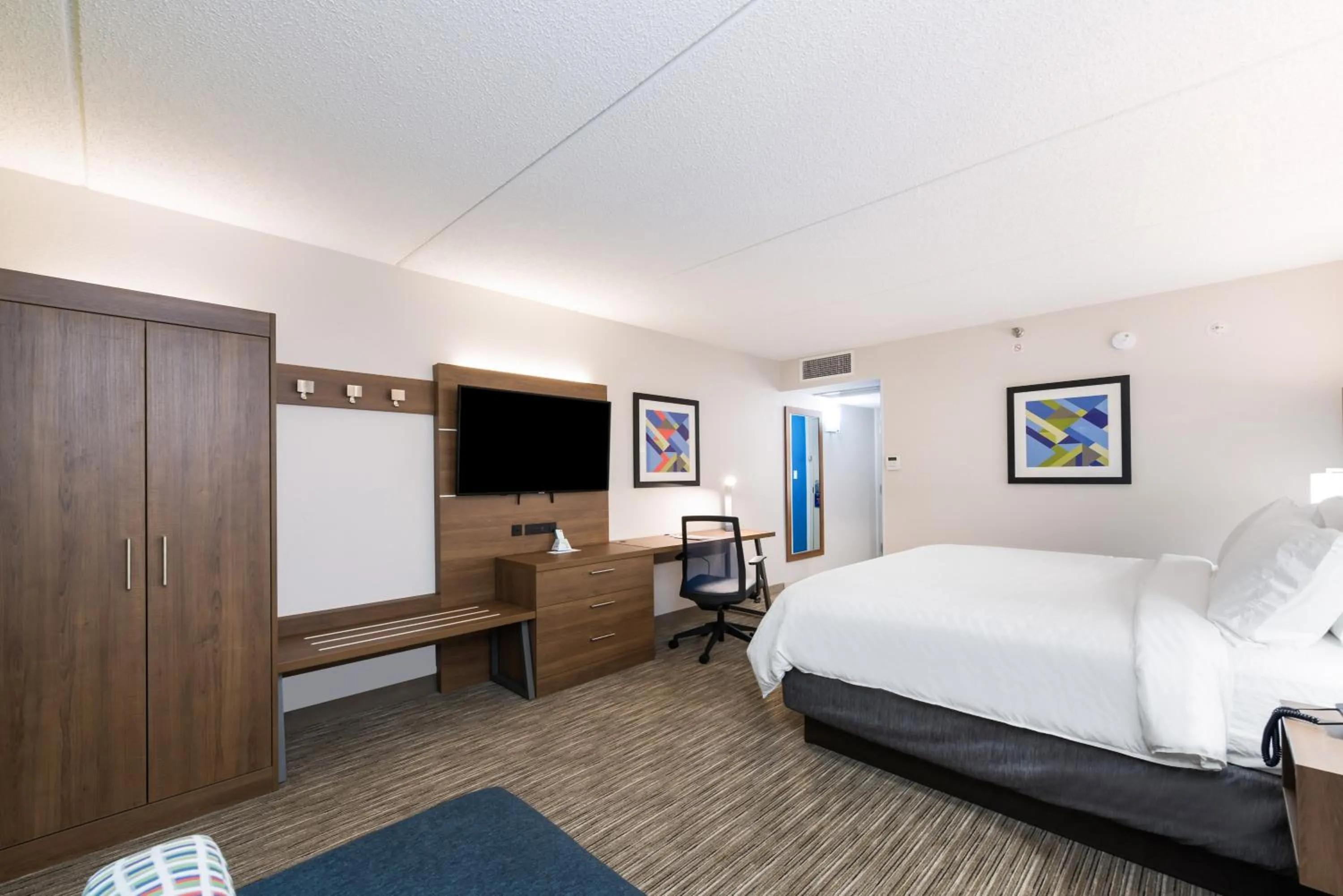 Bedroom, Bed in Holiday Inn Express Naperville by IHG