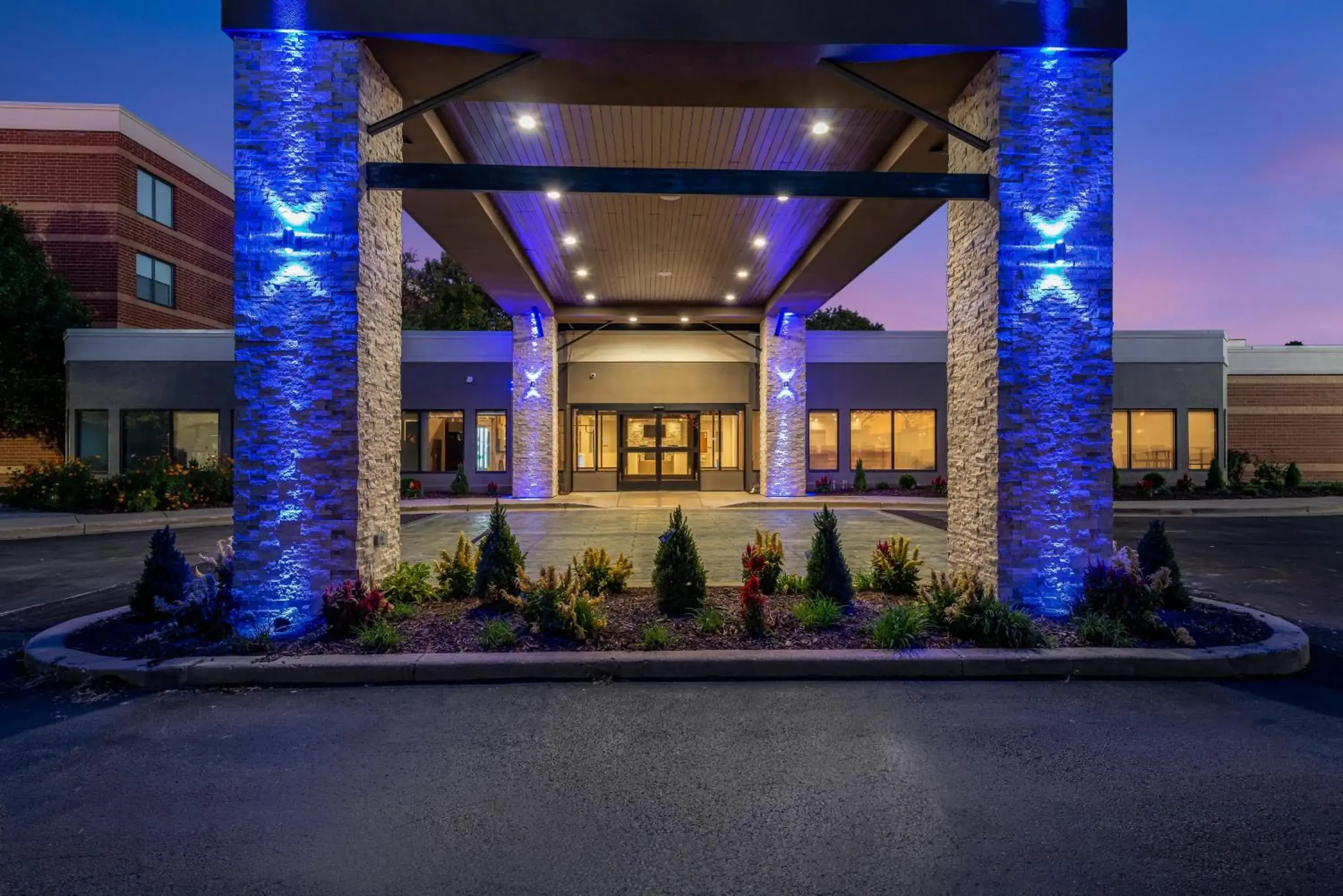 Property building in Holiday Inn Express Naperville by IHG Property building in Holiday Inn Express Naperville by IHG