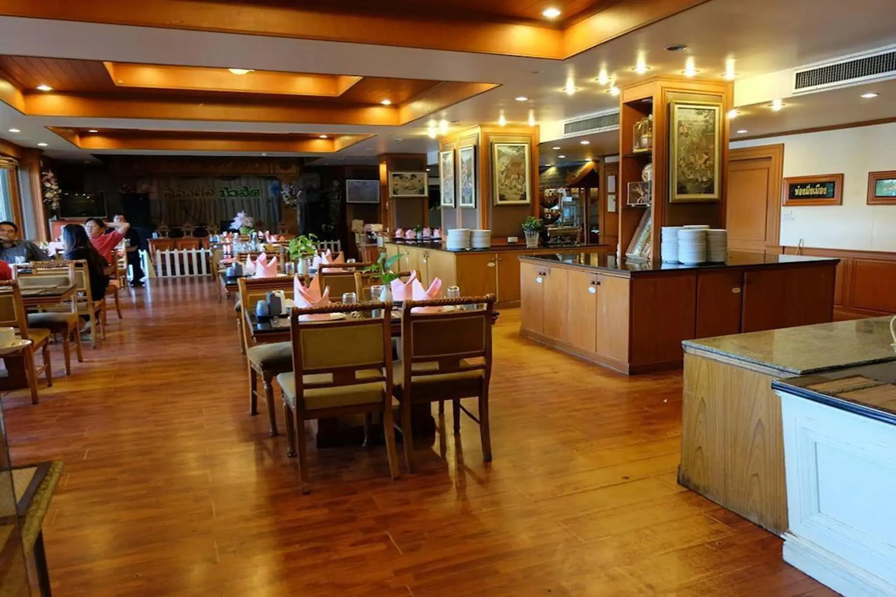 Restaurant/places to eat in Taksila Hotel Restaurant/places to eat in Taksila Hotel