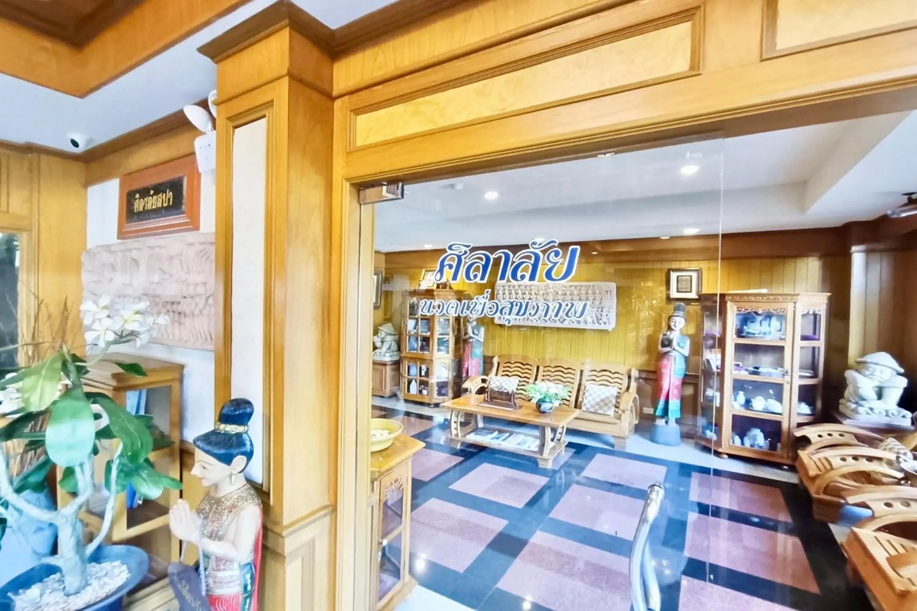 Facade/entrance in Taksila Hotel Facade/entrance in Taksila Hotel