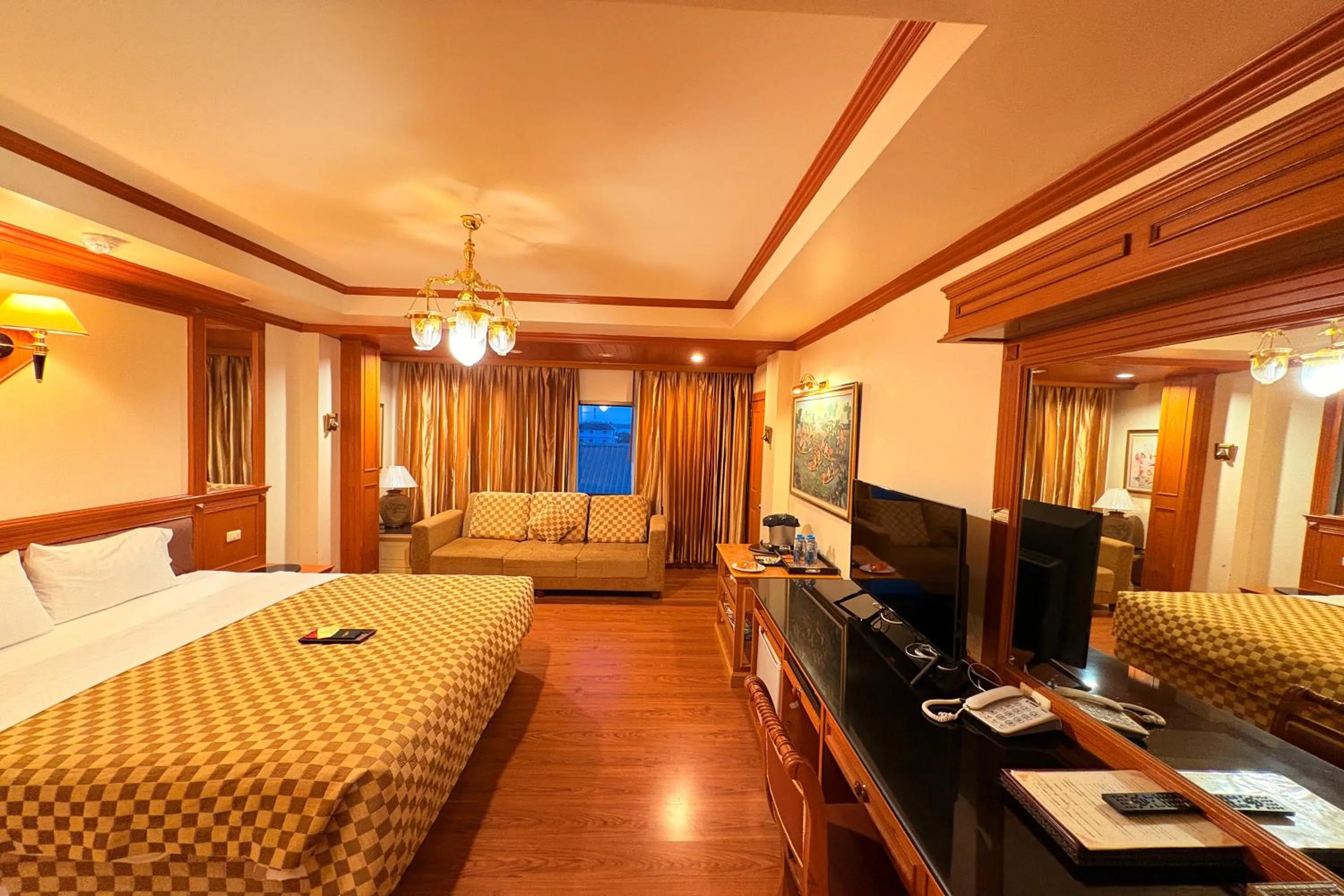 TV and multimedia, Bed in Taksila Hotel