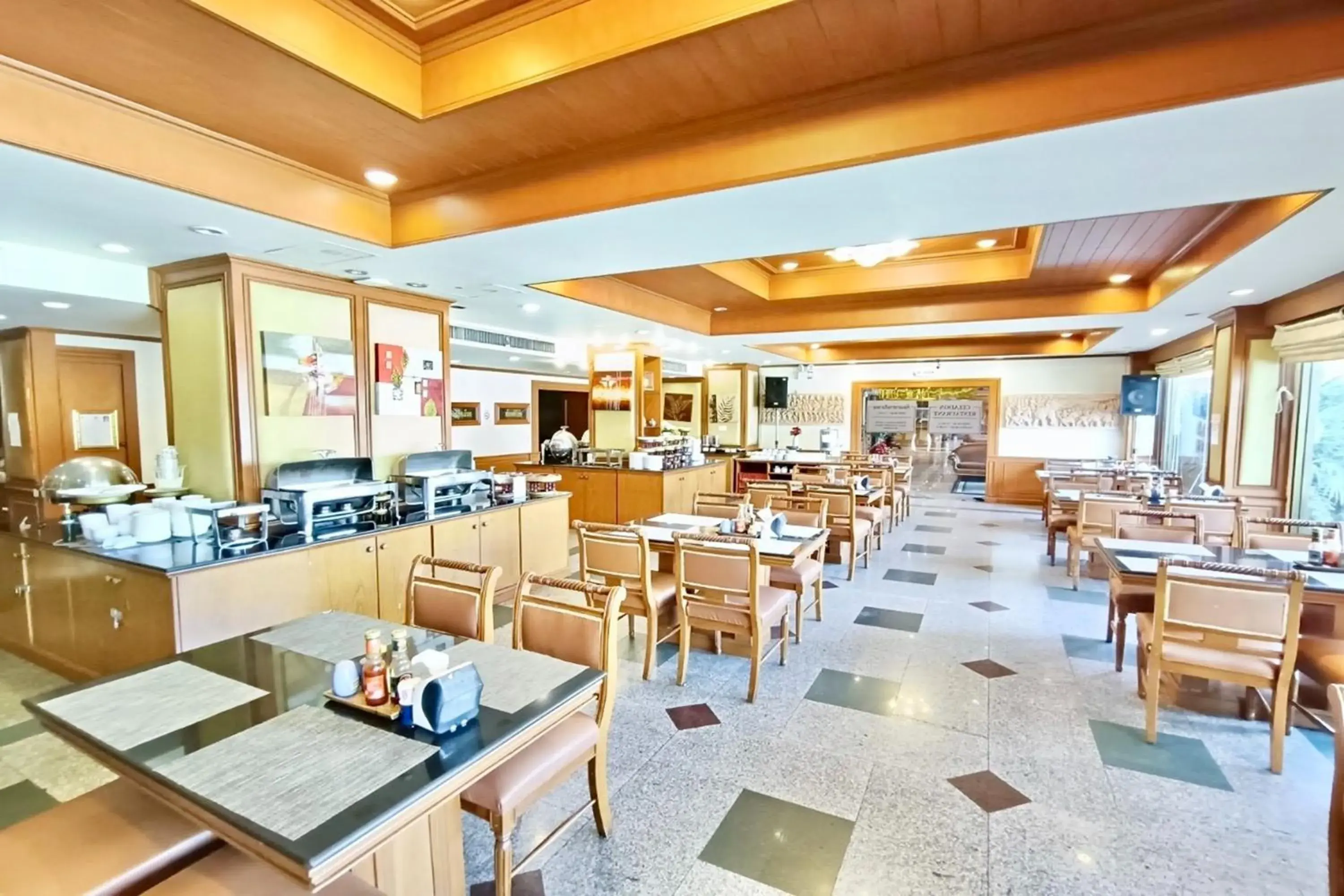 Restaurant/places to eat in Taksila Hotel Restaurant/places to eat in Taksila Hotel