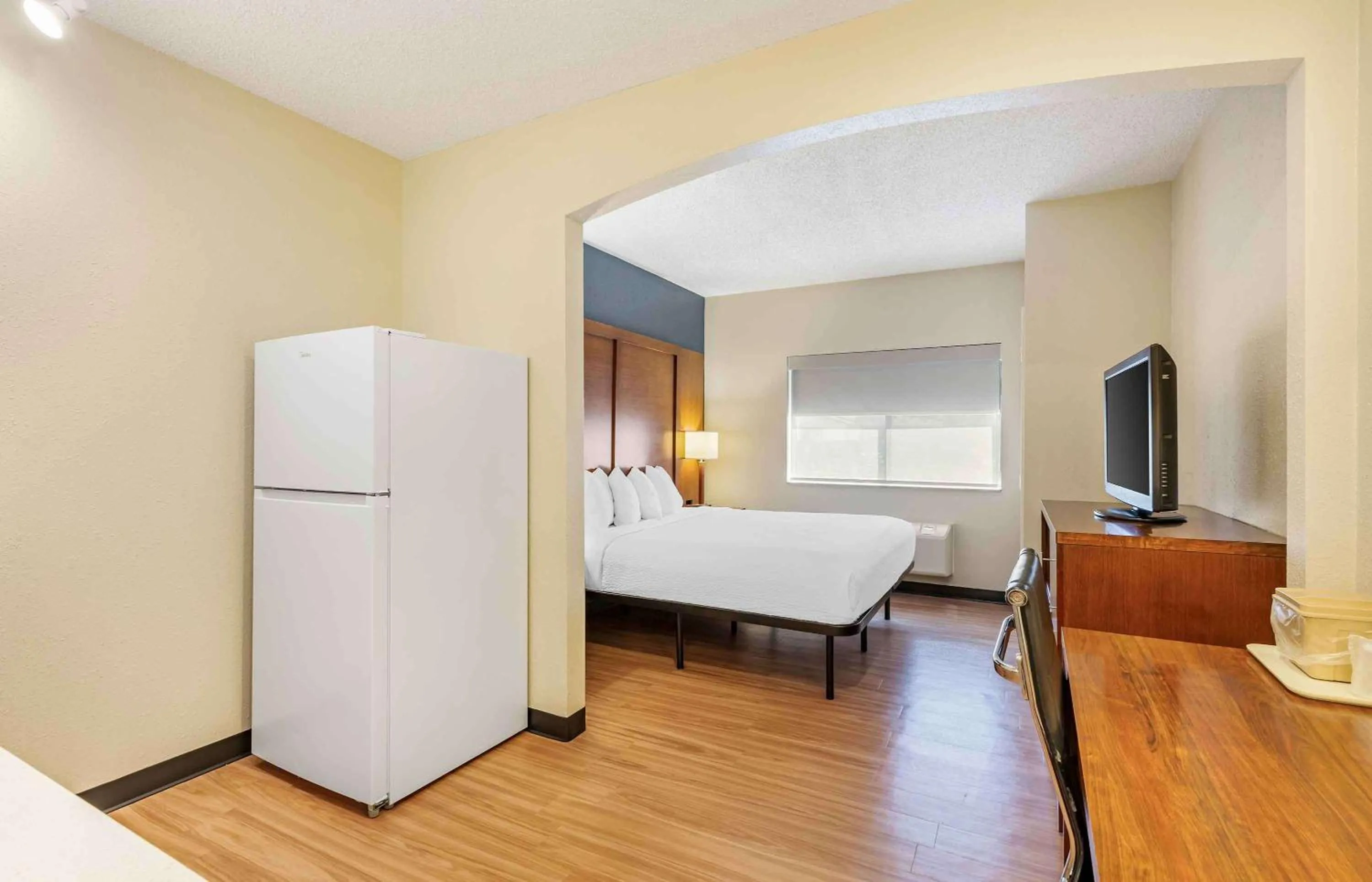 Bedroom, Bed in Extended Stay America Suites - Buffalo - Airport