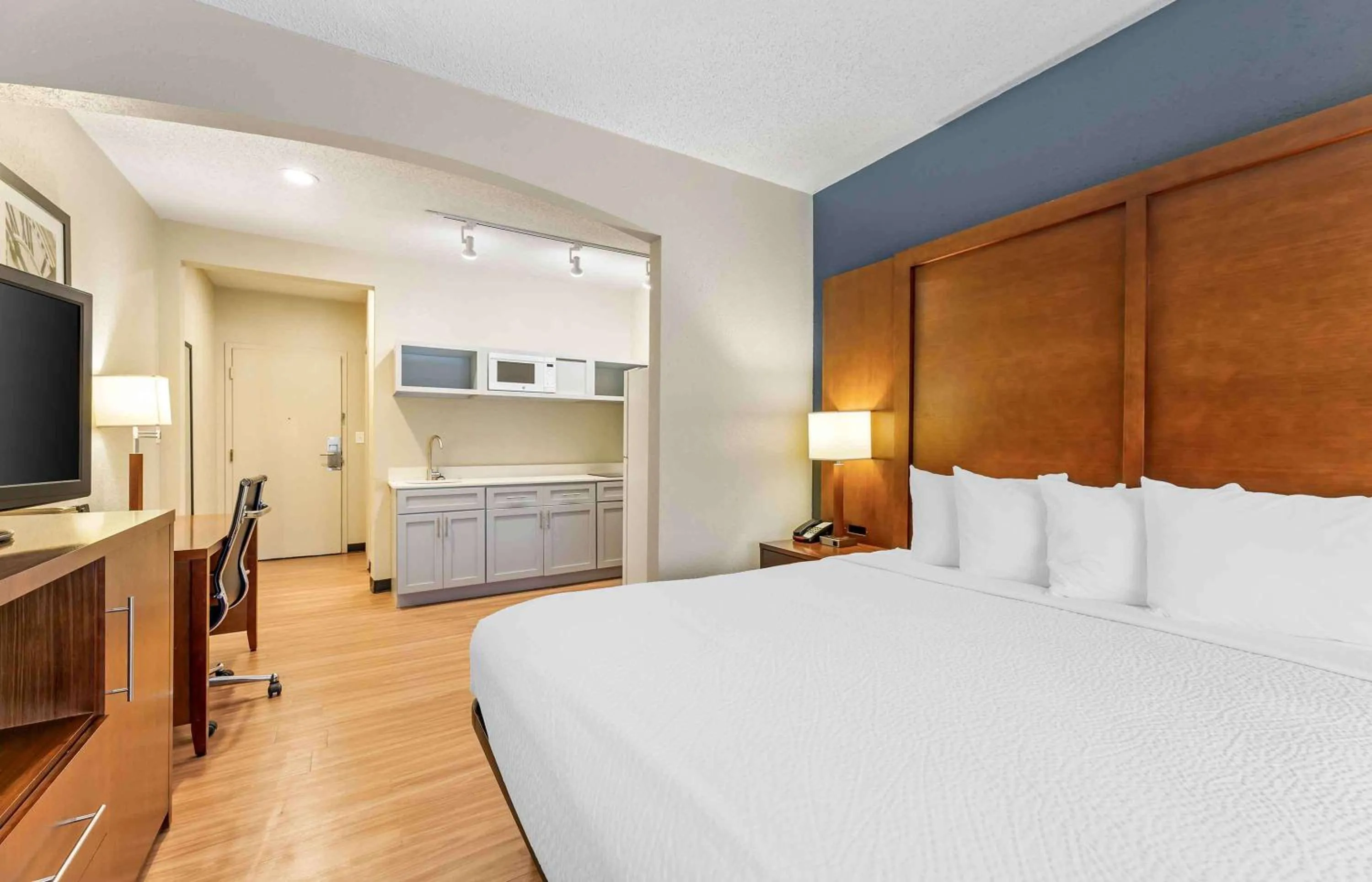 Bedroom, Bed in Extended Stay America Suites - Buffalo - Airport