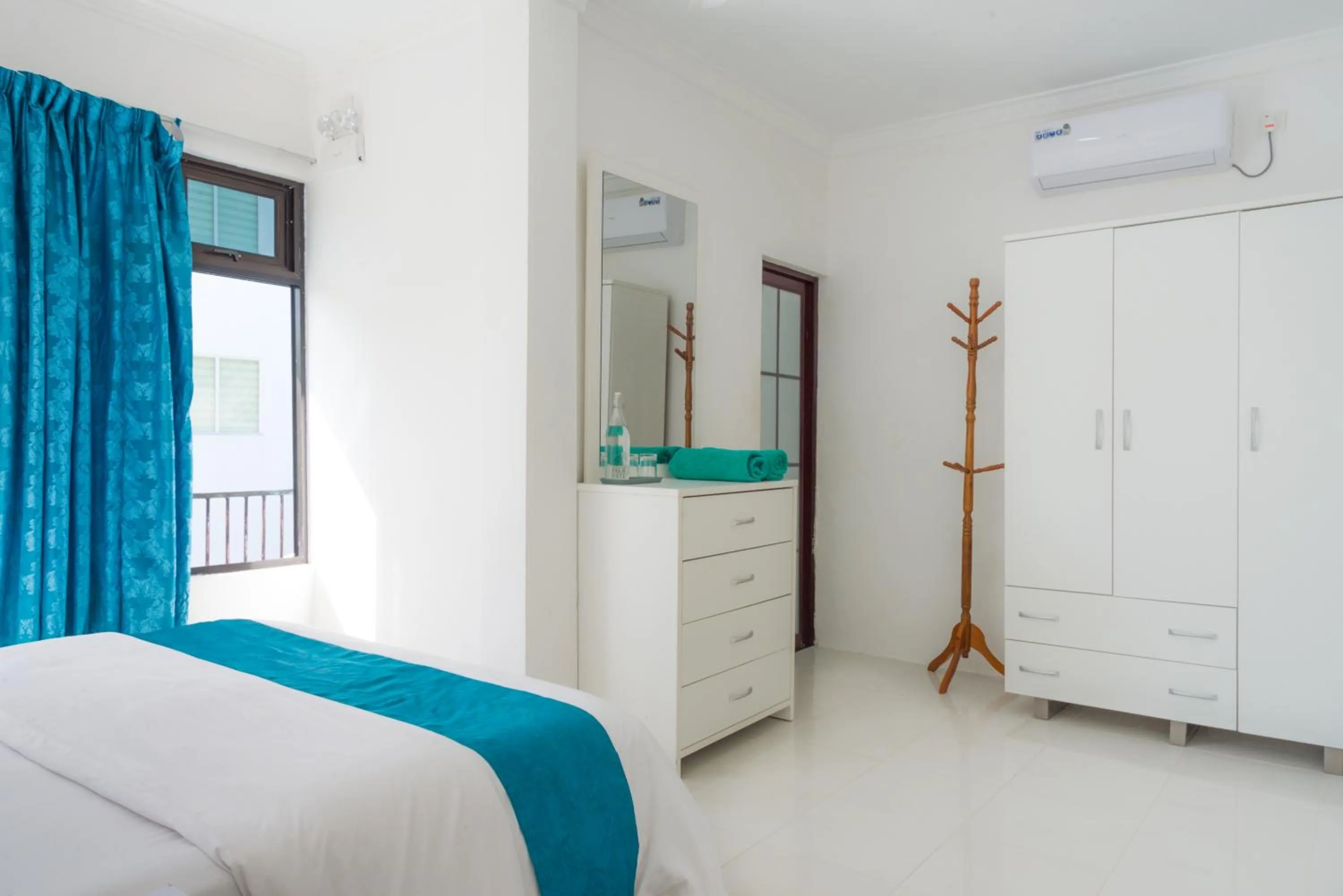 wardrobe, Bed in Palm Gate Maldives