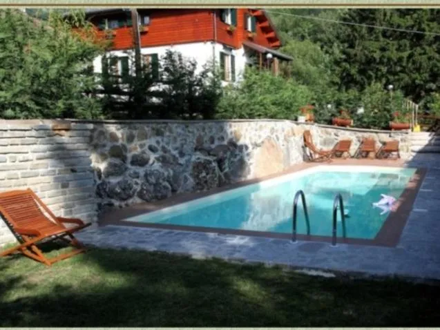 Swimming pool in B&B La Soldanella