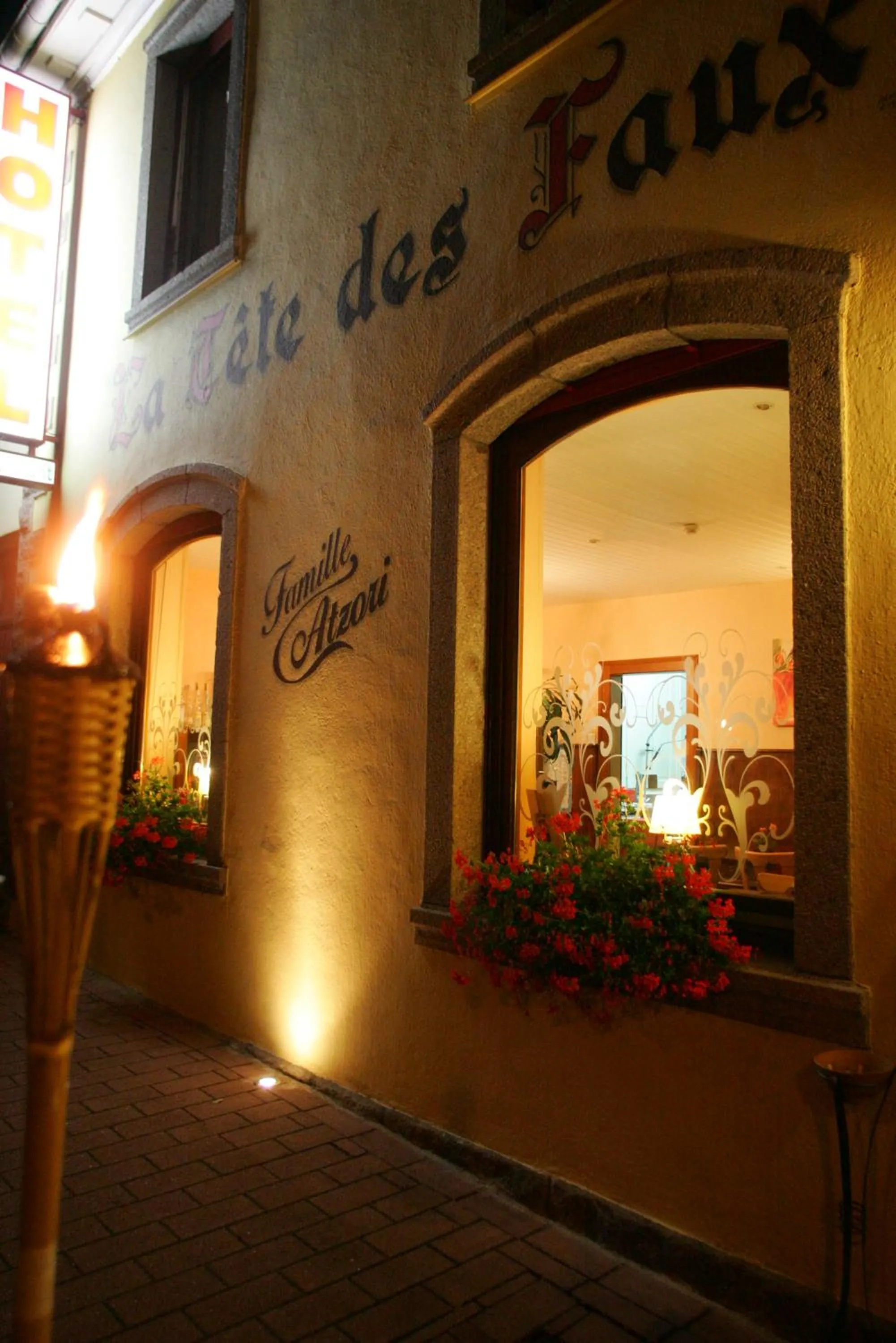 Property building in Logis Hôtel Restaurant La Tête Des Faux