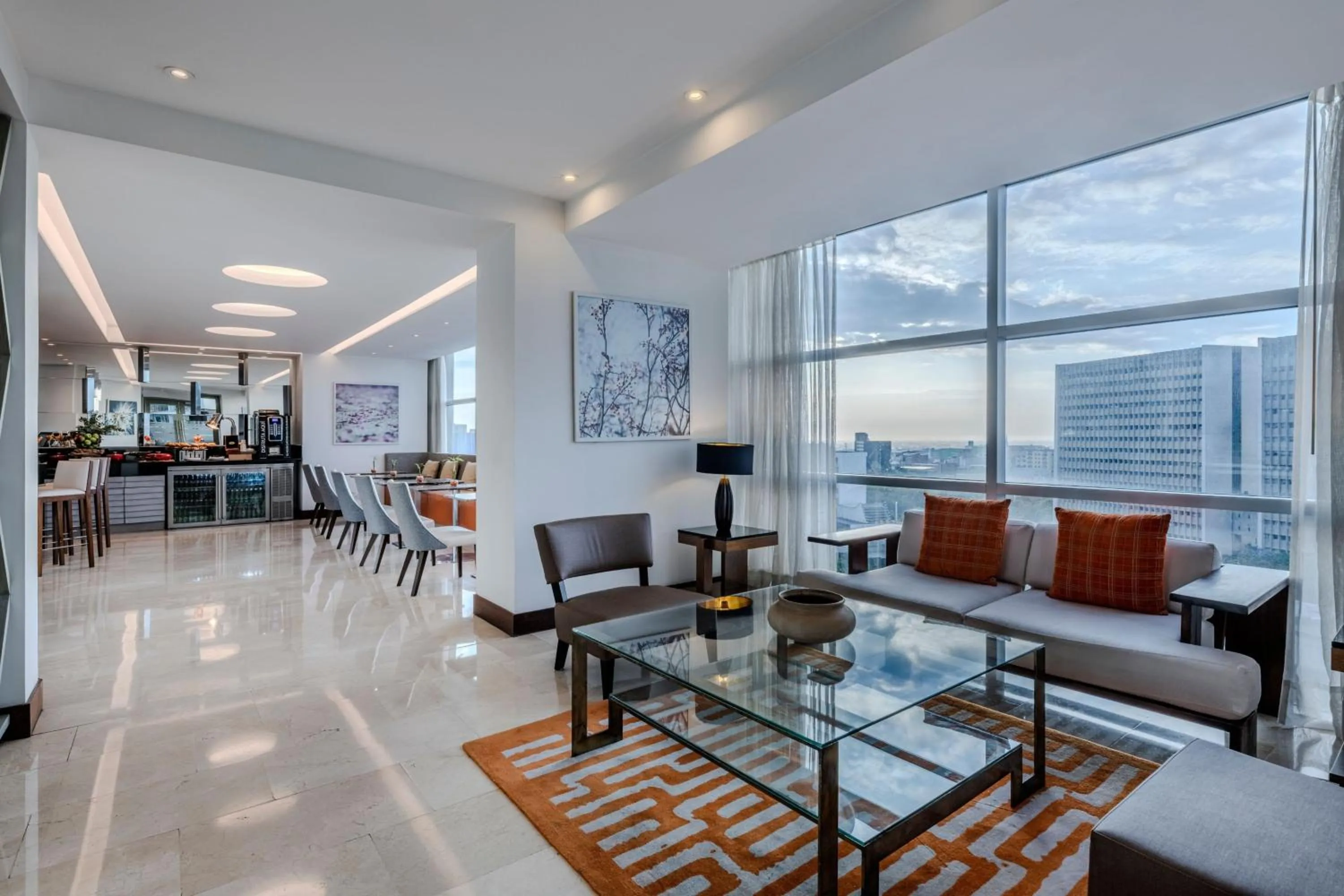 Lounge or bar in Cali Marriott Hotel