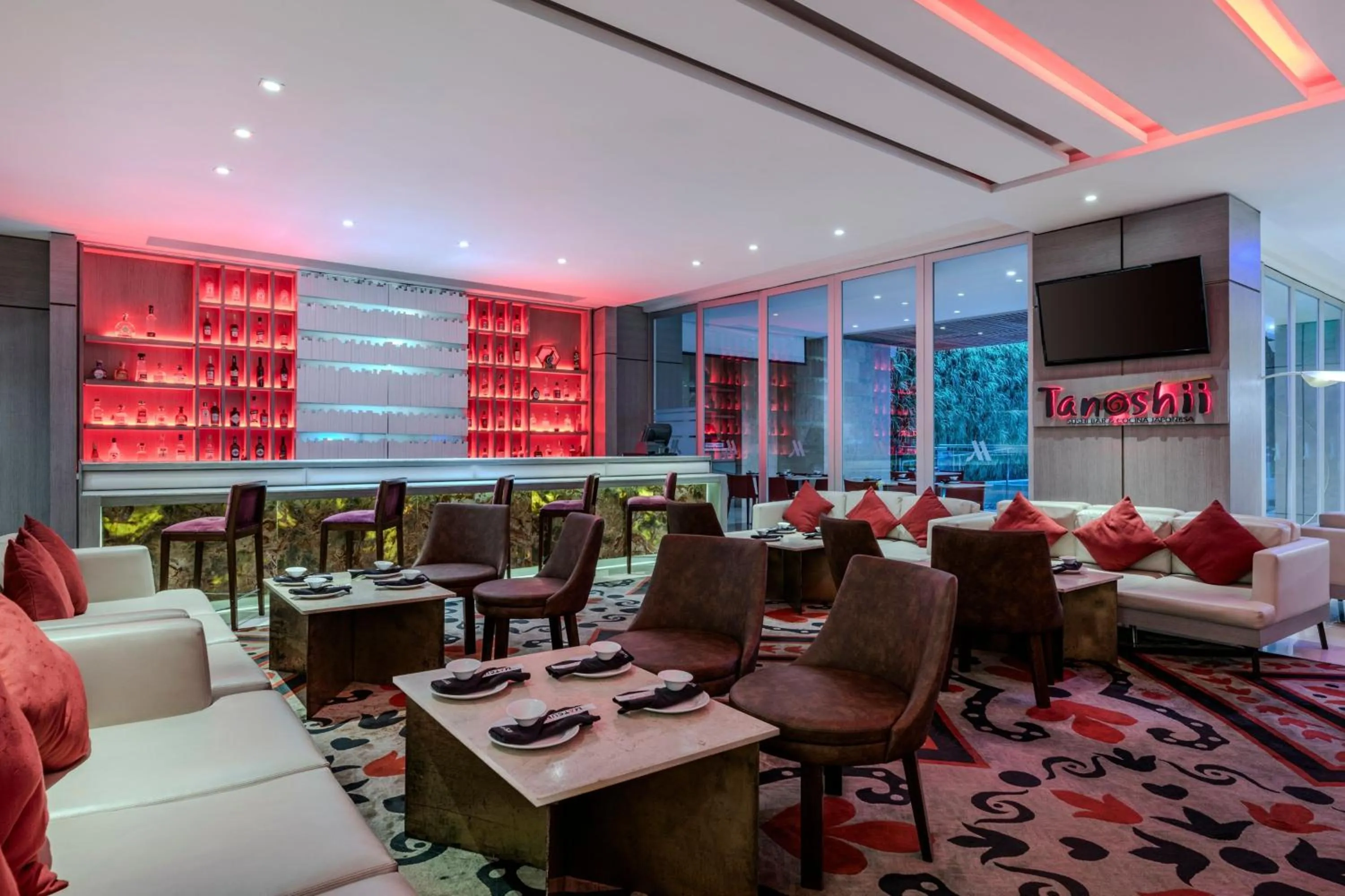 Restaurant/places to eat in Cali Marriott Hotel