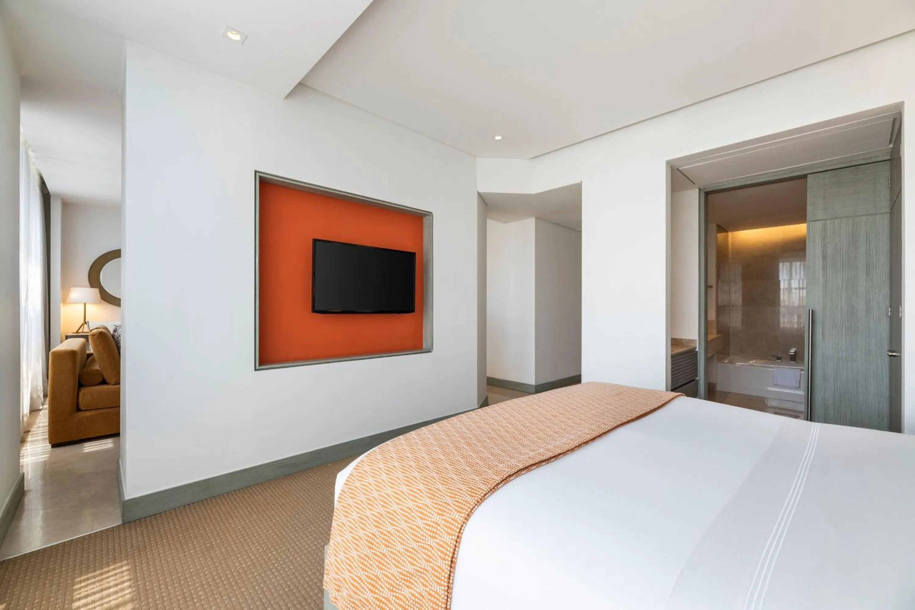 Bedroom, Bed in Cali Marriott Hotel