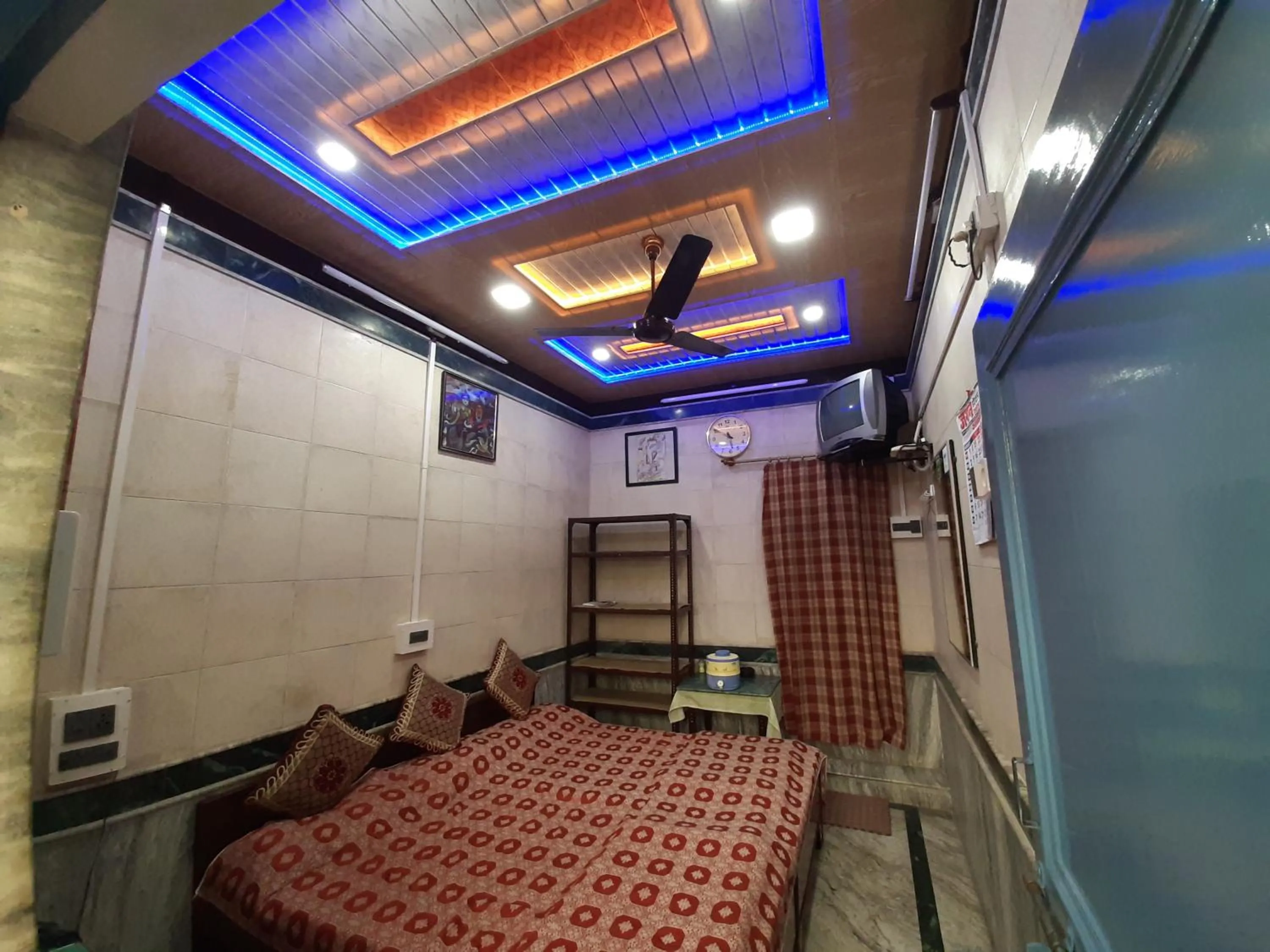 TV and multimedia, Bed in Jagan Hotel & Restaurant