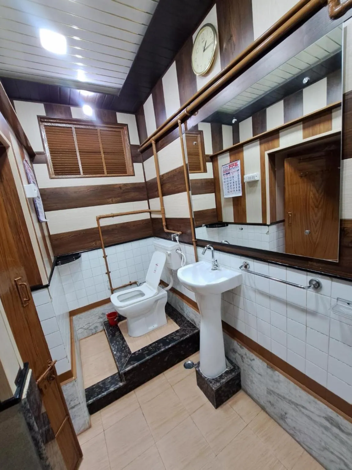 Toilet in Jagan Hotel & Restaurant