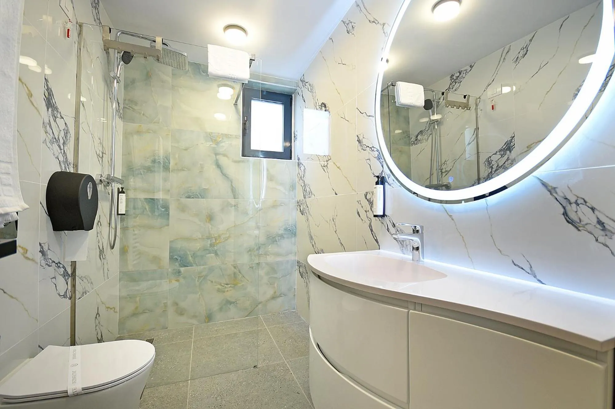 Bathroom in Complex Turistic Creanga Resort & Spa