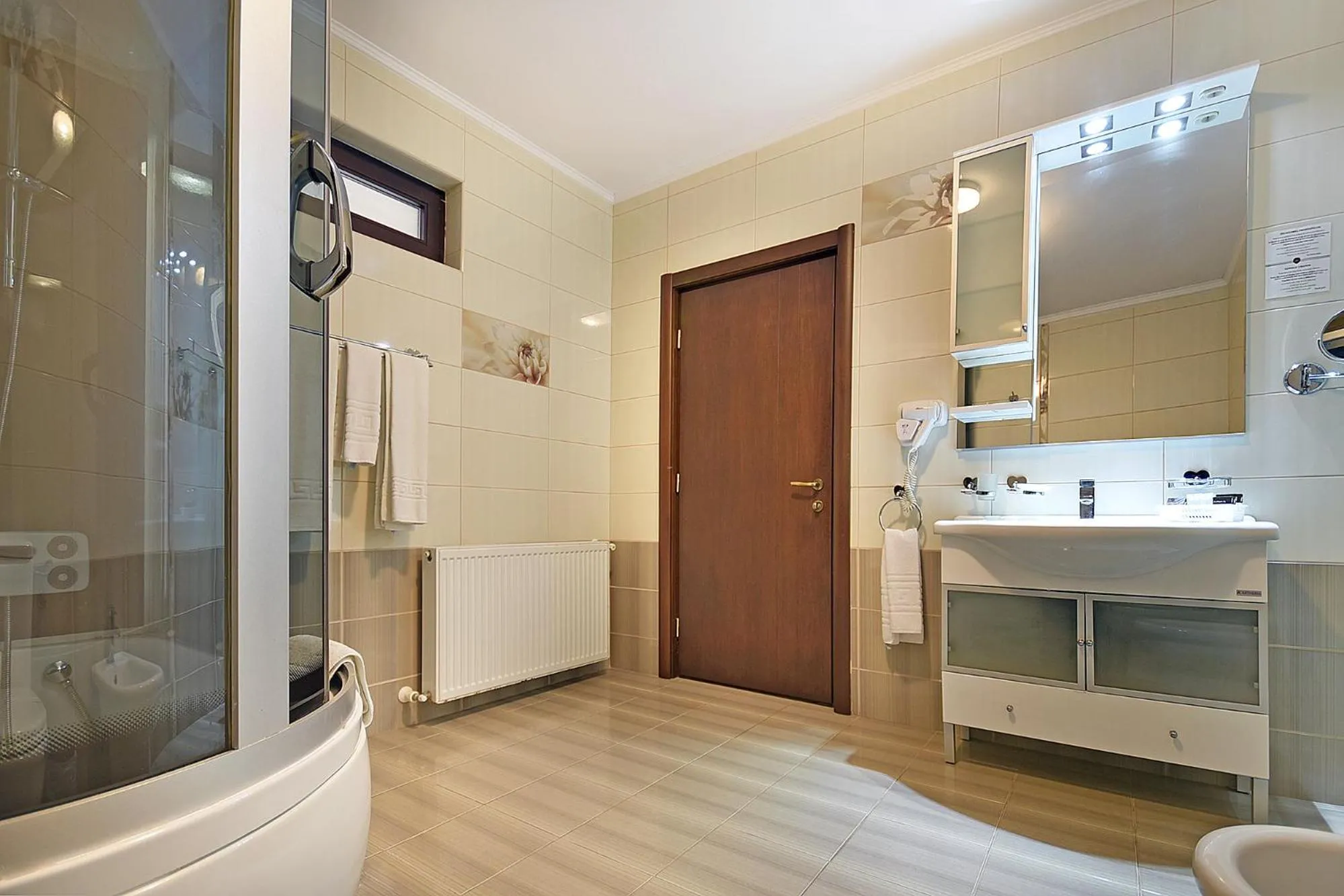 Bathroom in Complex Turistic Creanga Resort & Spa