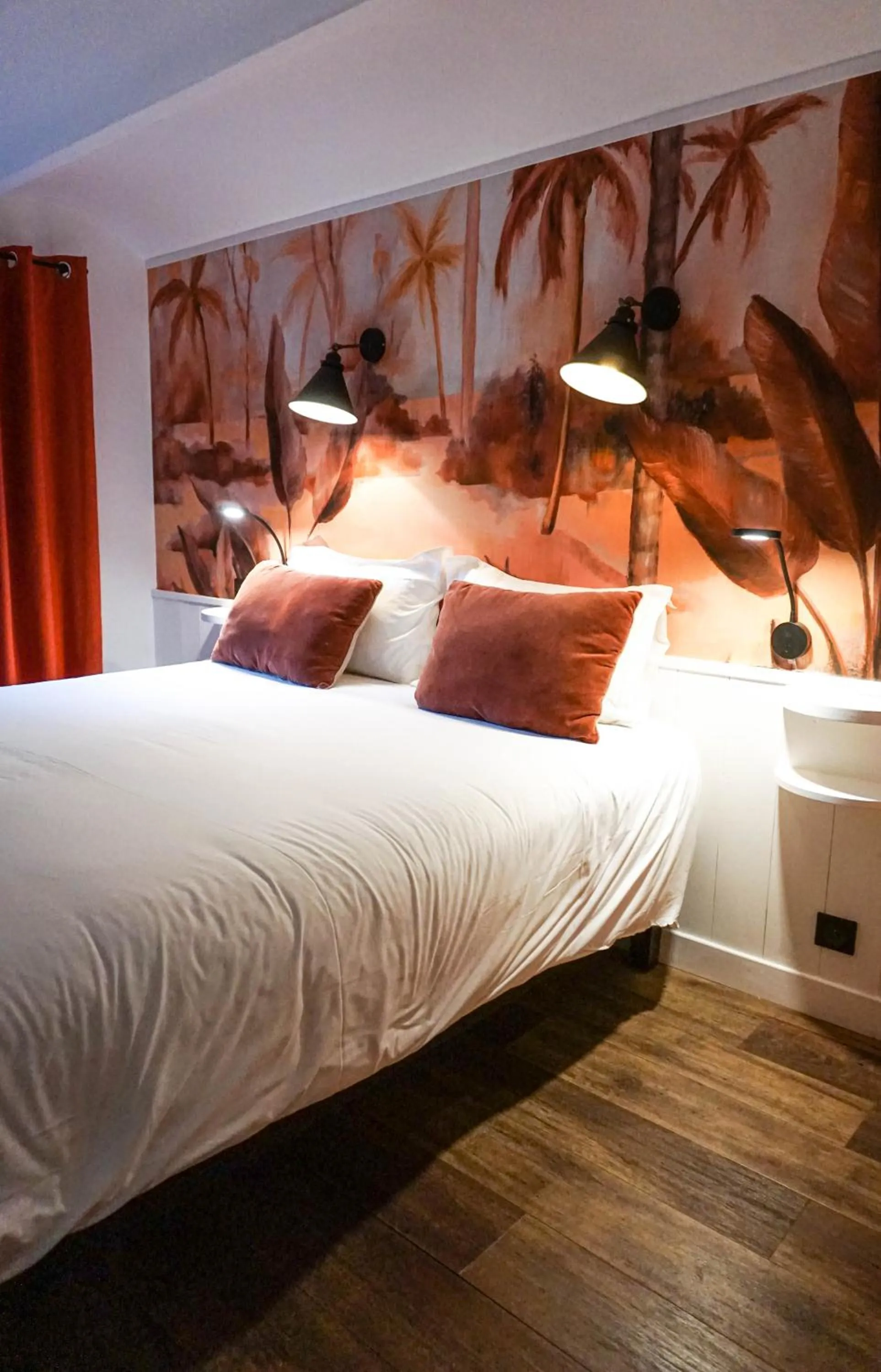 Bed in Villa Pruly Hotel Cannes Centre