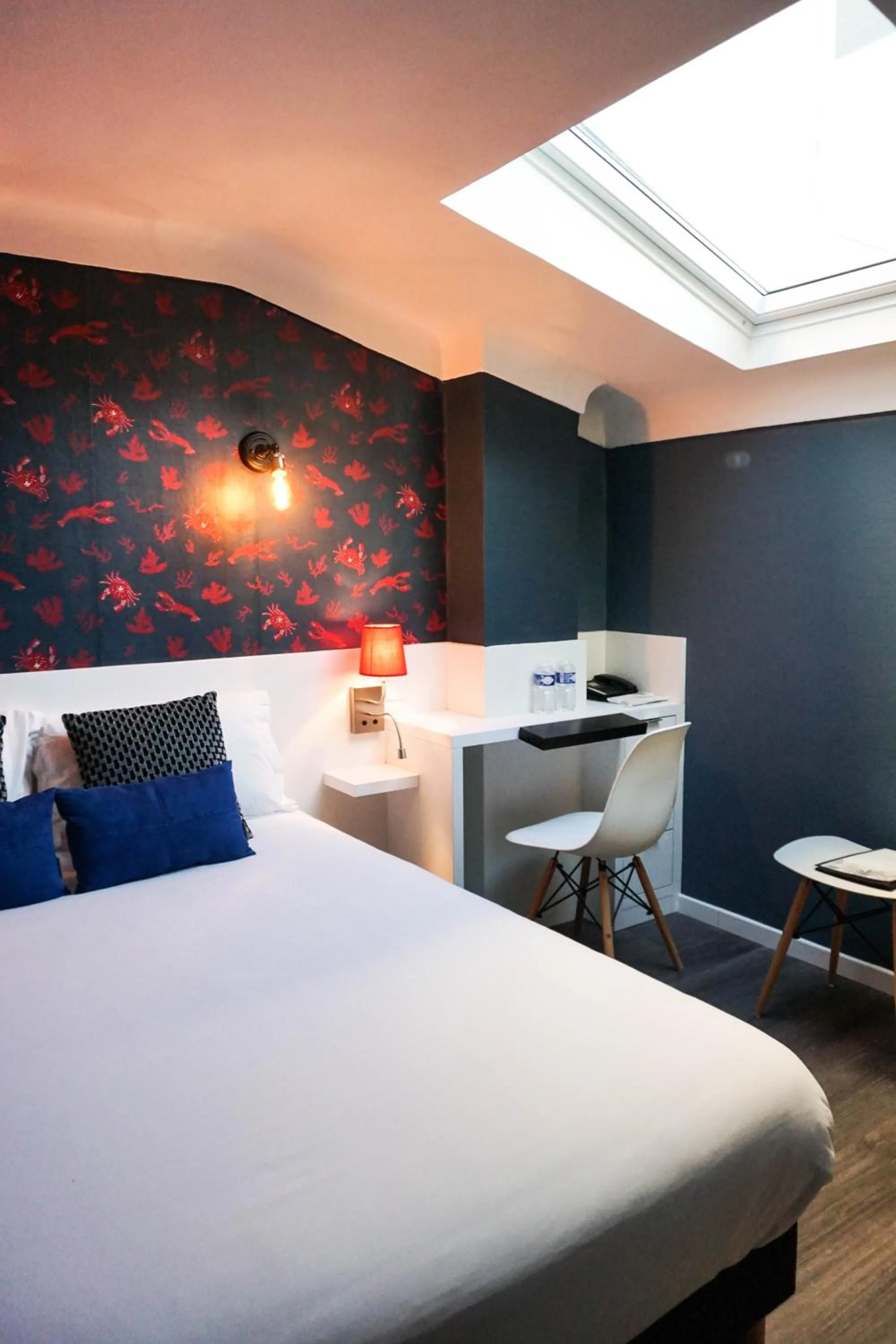 Bed in Villa Pruly Hotel Cannes Centre