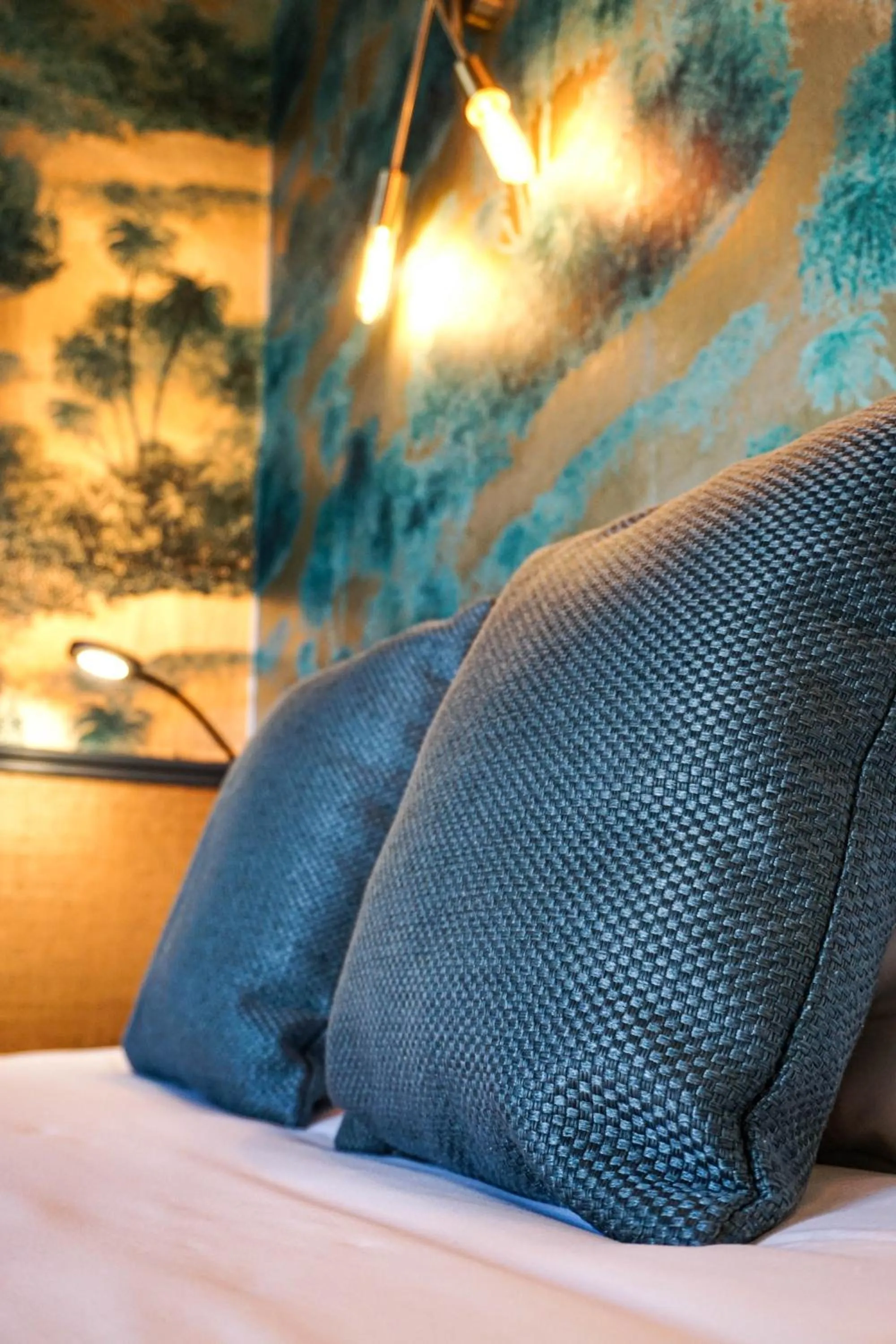 Decorative detail, Bed in Villa Pruly Hotel Cannes Centre