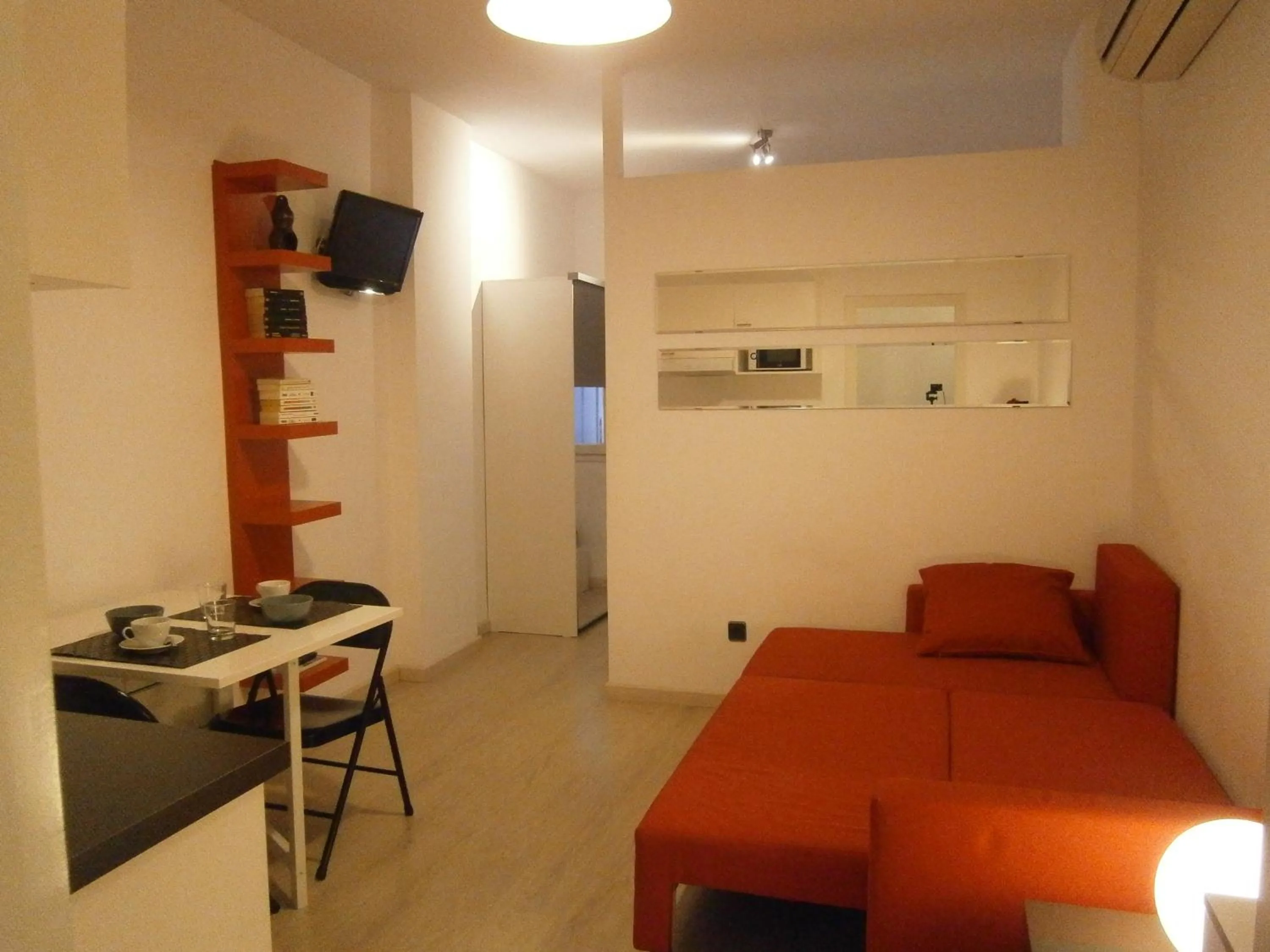Photo of the whole room in Marbel Apartments
