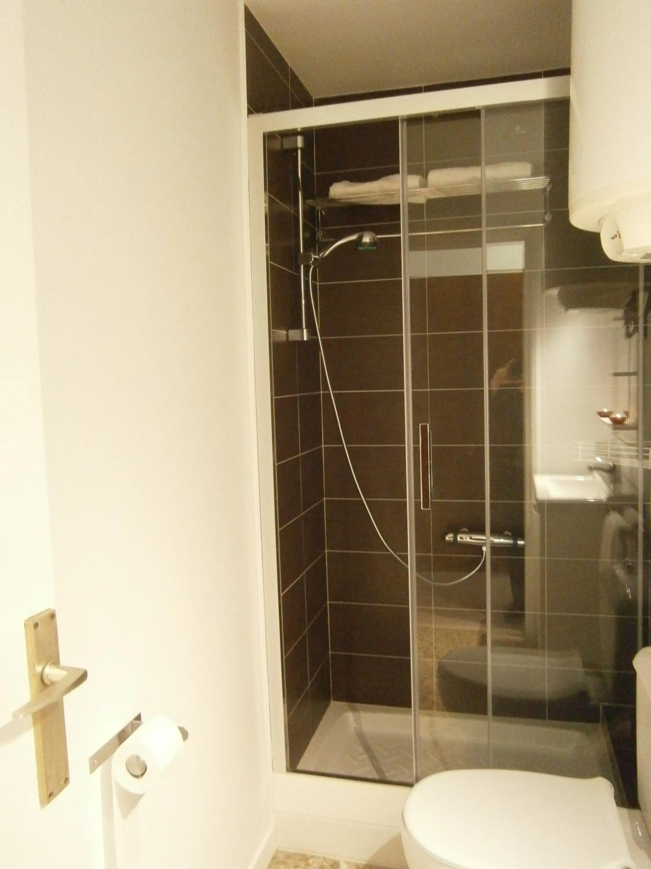 Bathroom in Marbel Apartments