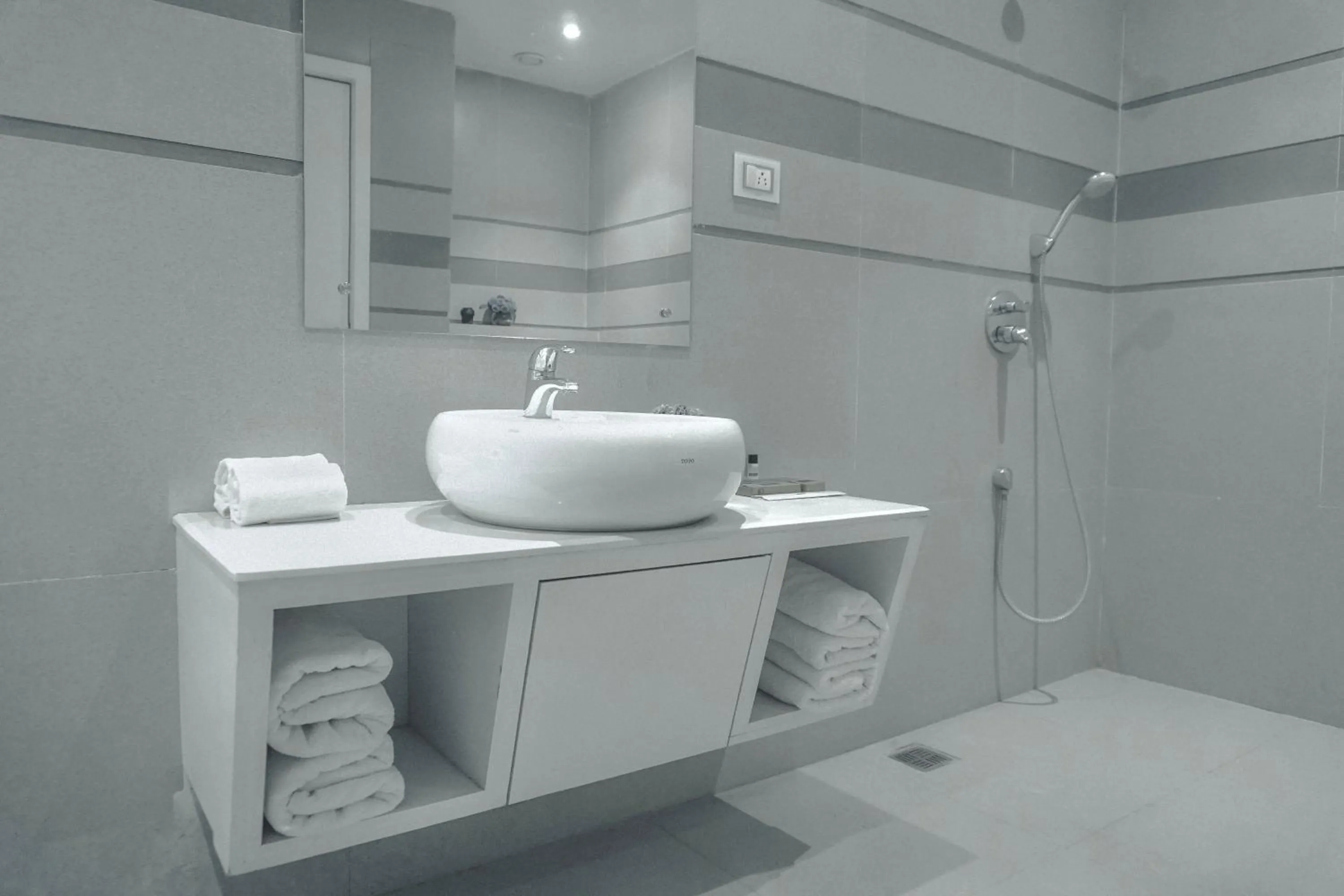 Bathroom in Royal Orbit