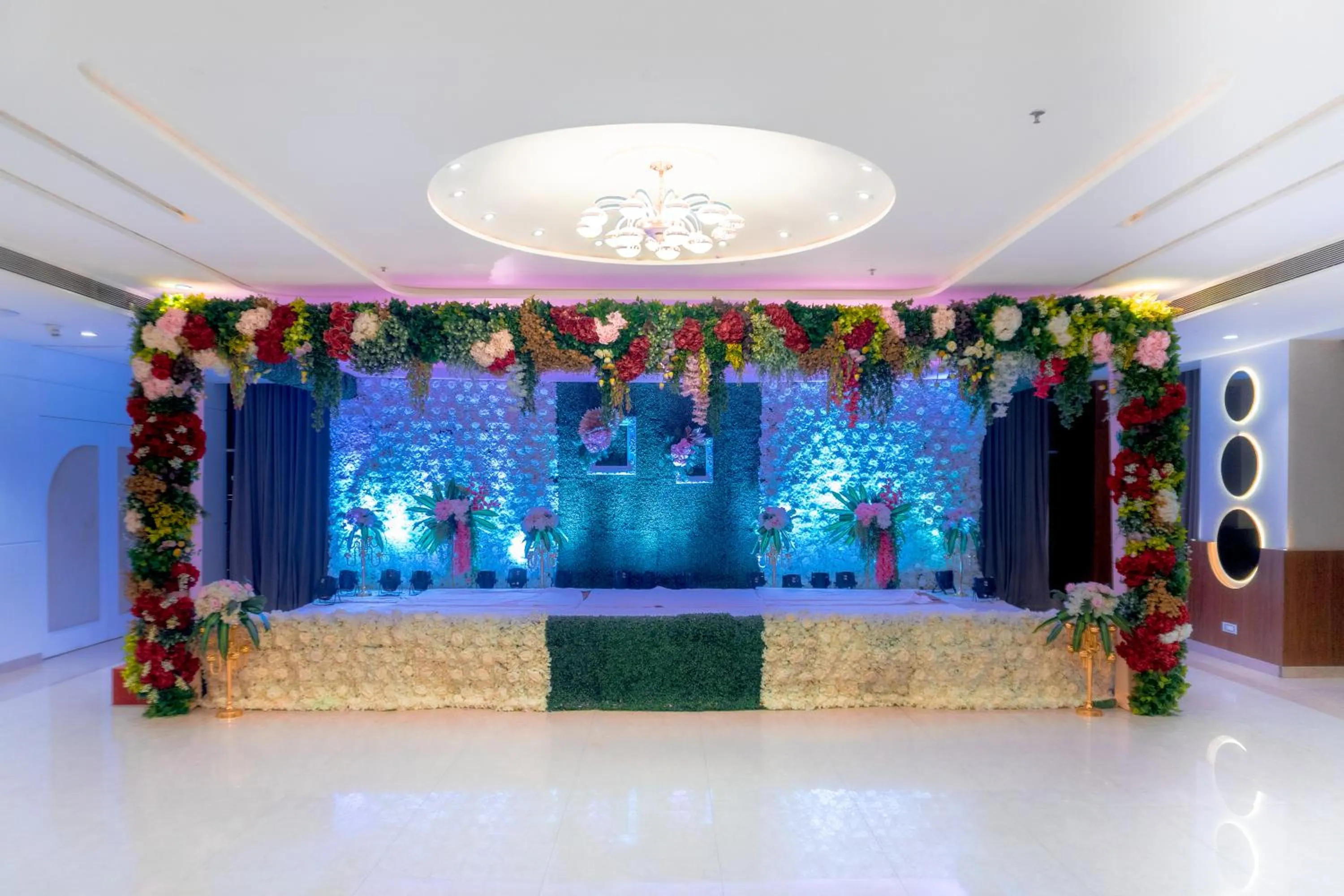 Banquet/Function facilities in Royal Orbit