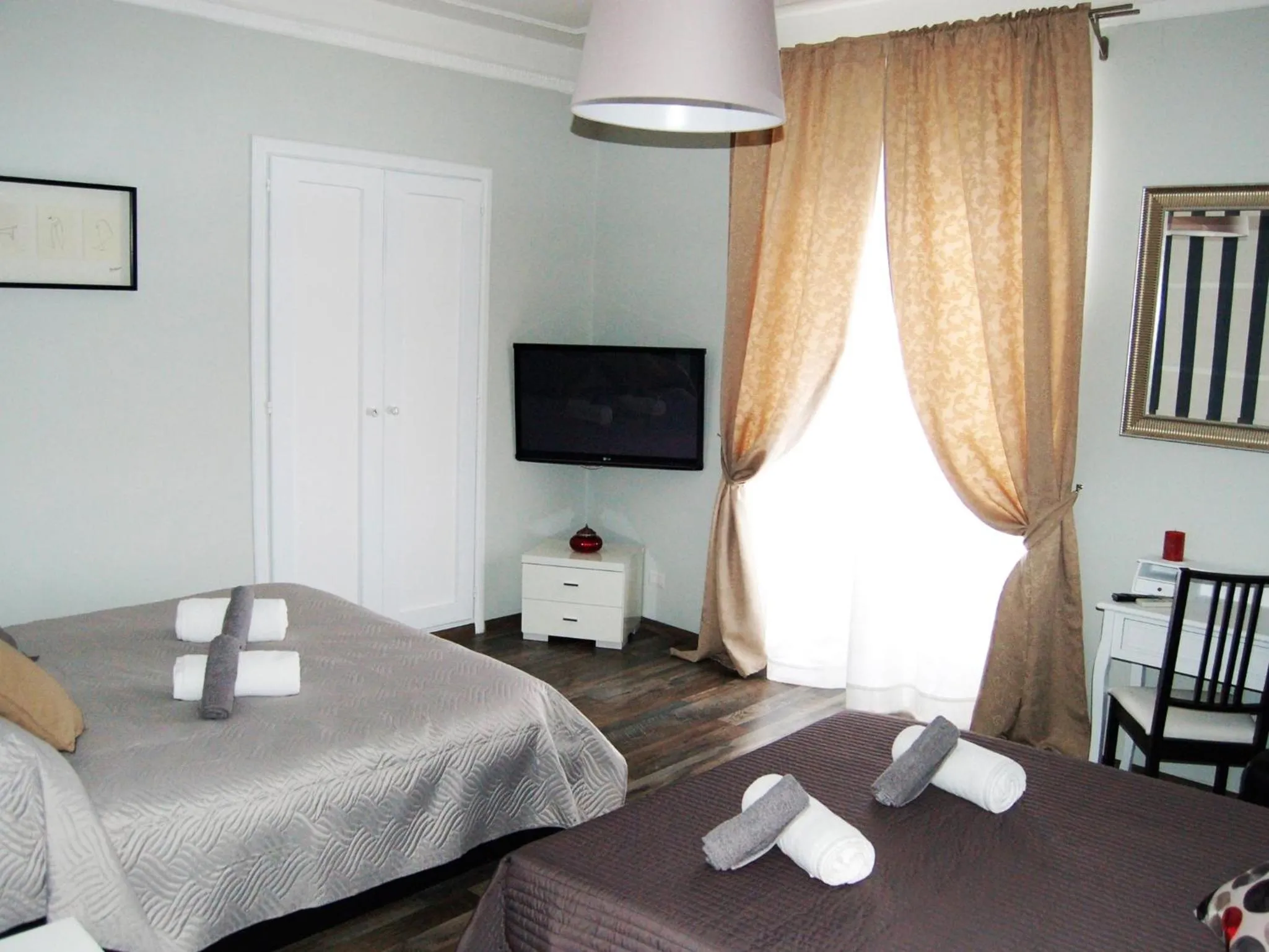 Bedroom, Bed in Luiza Vatican House