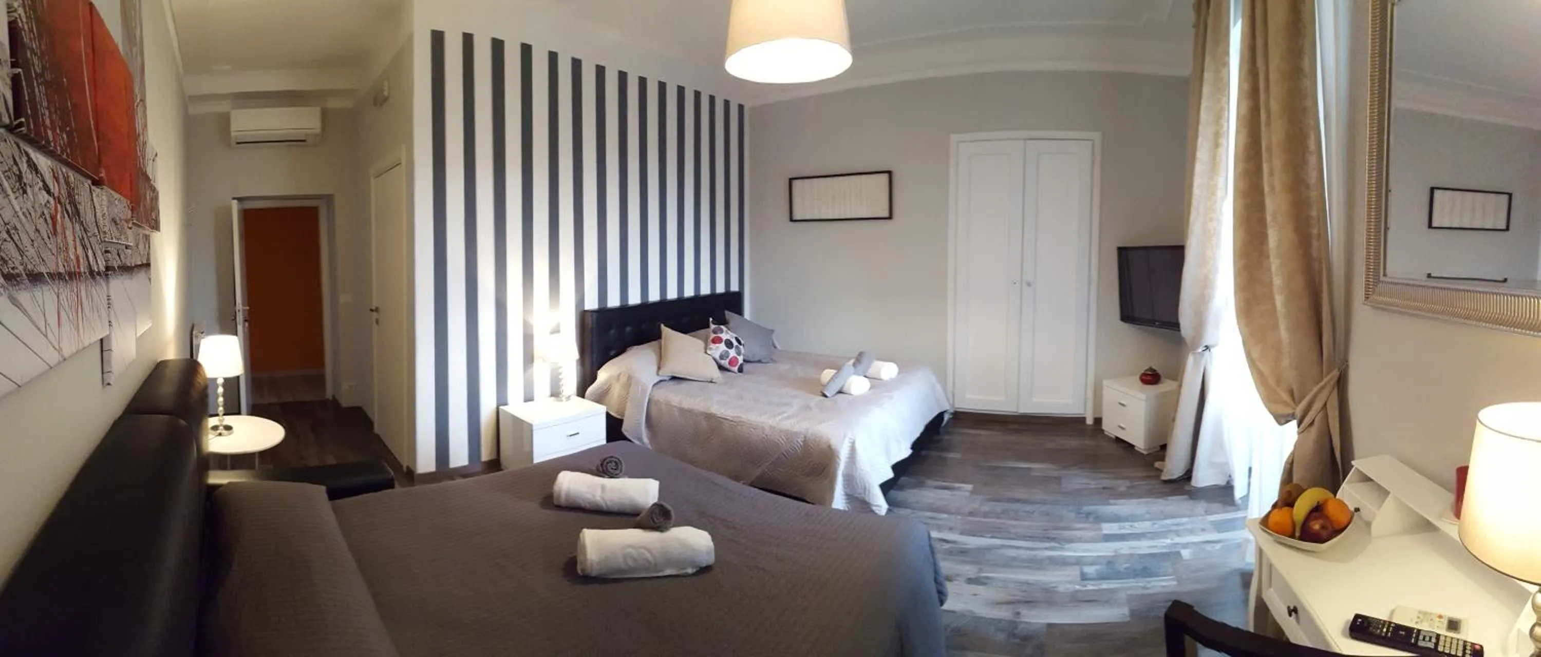 Bedroom, Bed in Luiza Vatican House