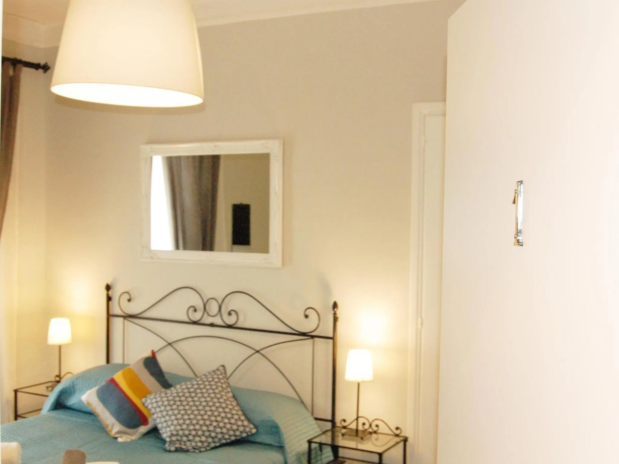 Bedroom, Bed in Luiza Vatican House