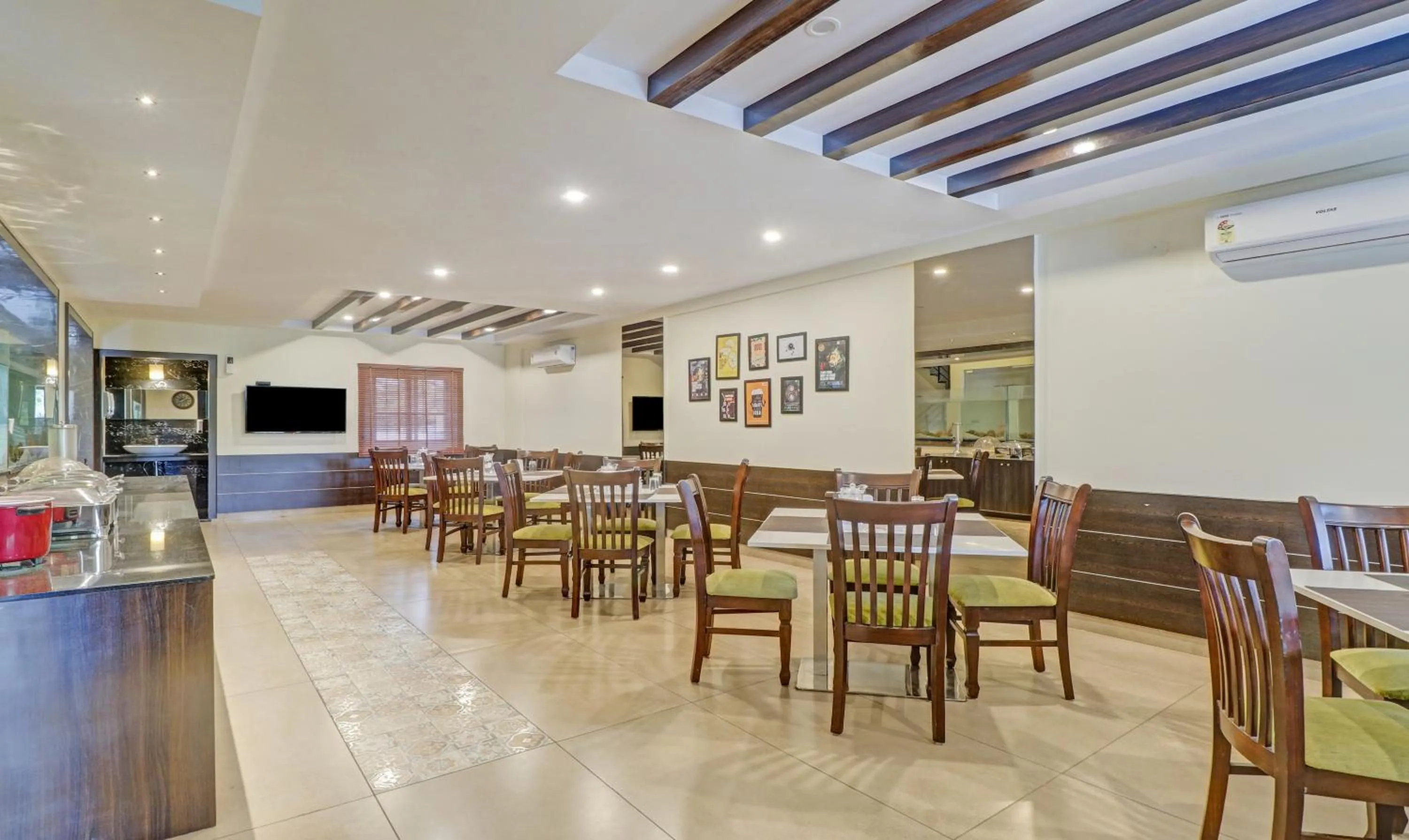 Restaurant/places to eat in Treebo Premium Raj Vista Global Village