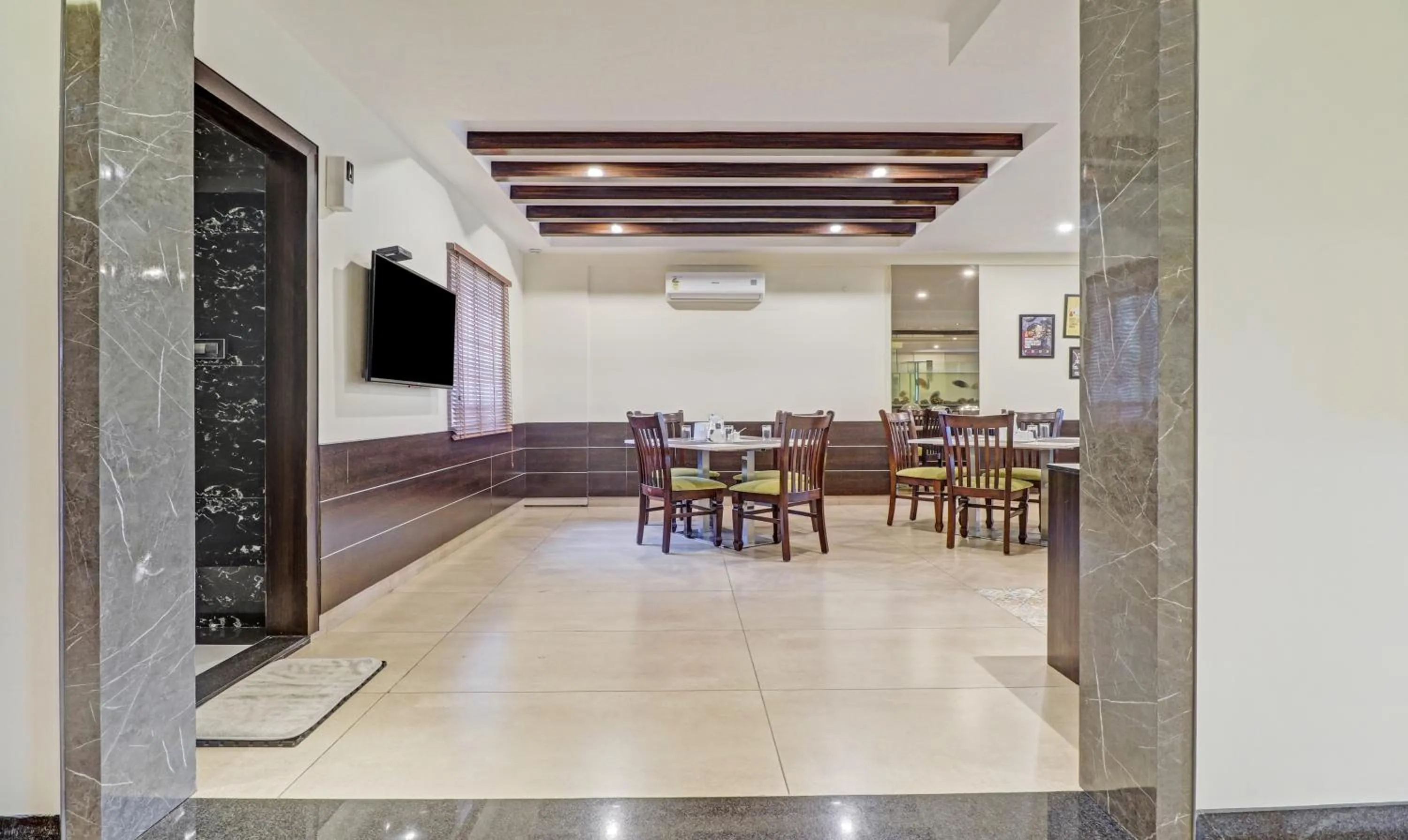 Restaurant/places to eat in Treebo Premium Raj Vista Global Village