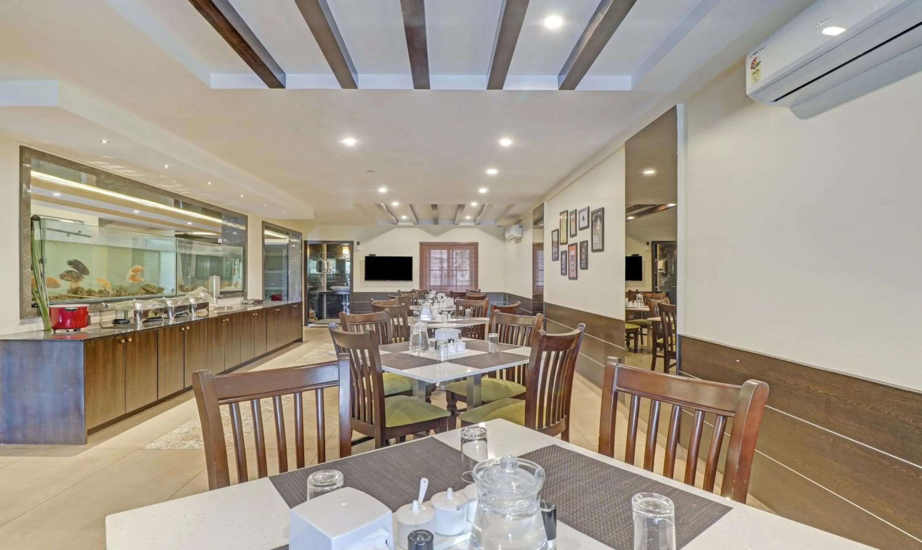 Restaurant/places to eat in Treebo Premium Raj Vista Global Village