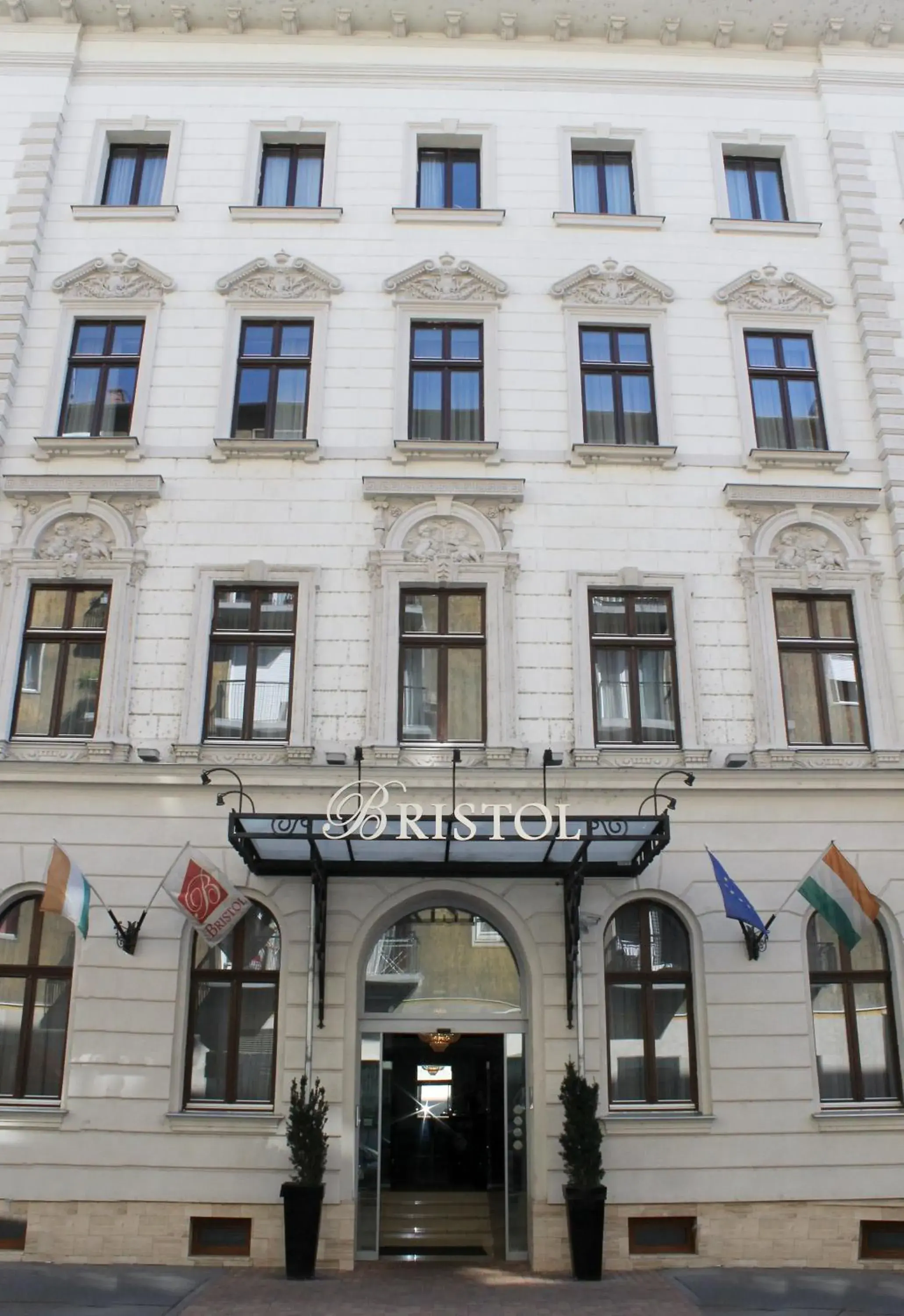 Facade/entrance in Hotel Bristol Budapest Facade/entrance in Hotel Bristol Budapest