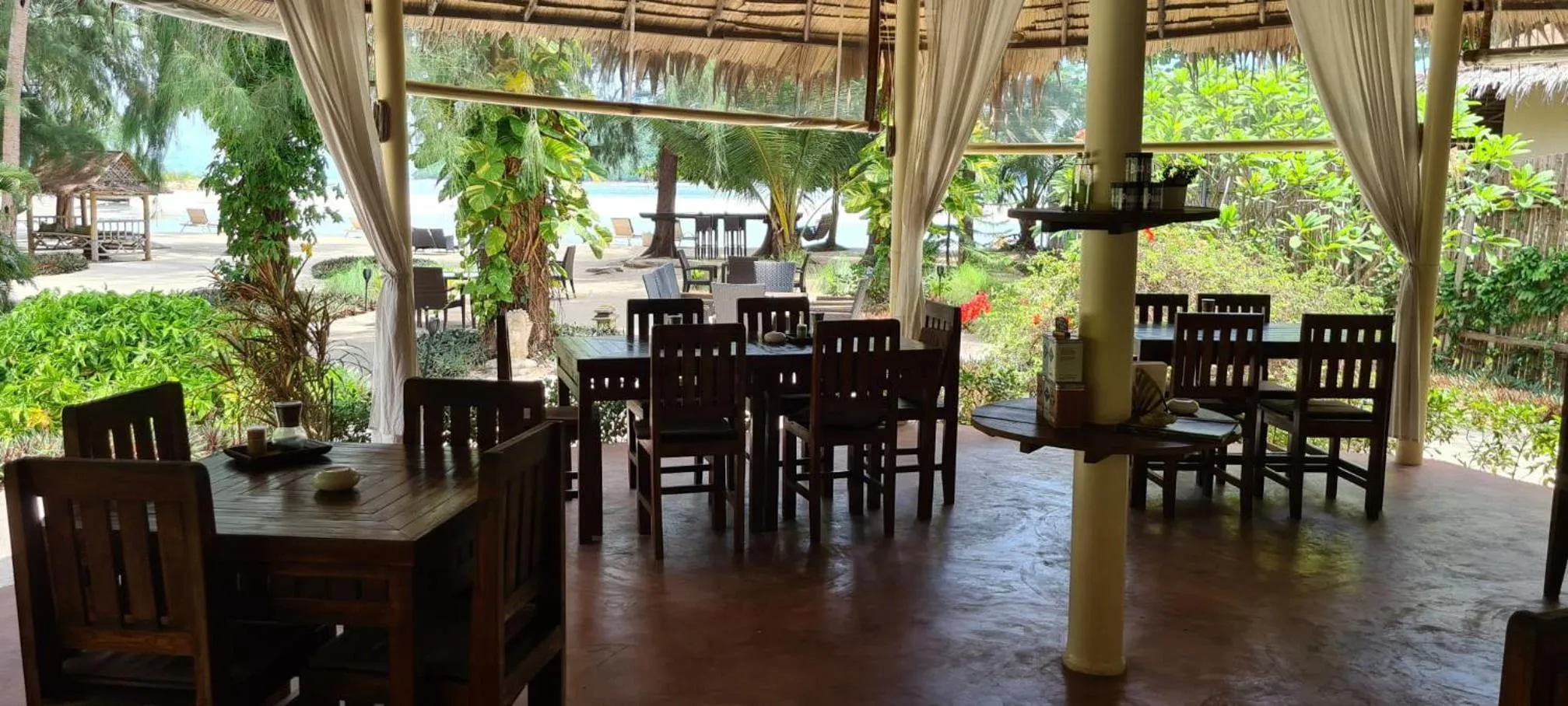 Restaurant/places to eat in Angkana Bungalows adults only