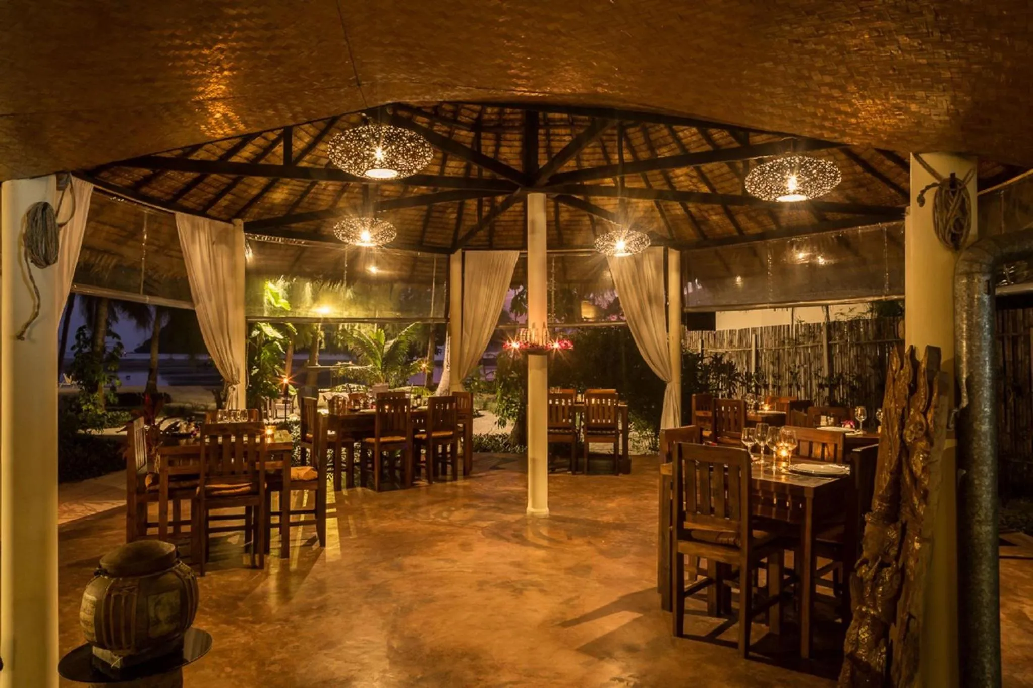 Restaurant/places to eat in Angkana Bungalows adults only