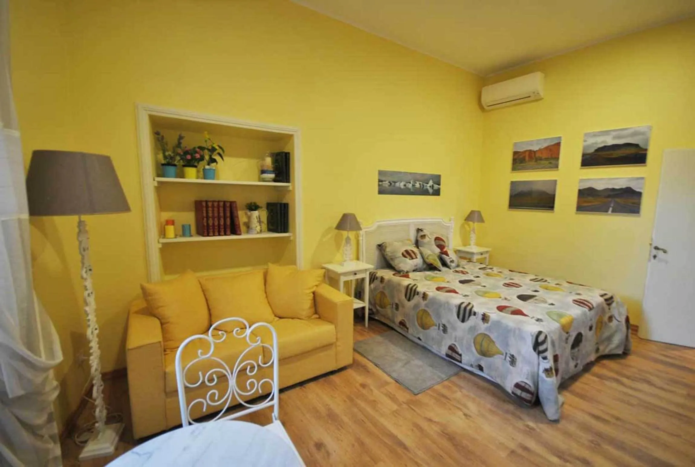 Decorative detail in Domus Ripetta