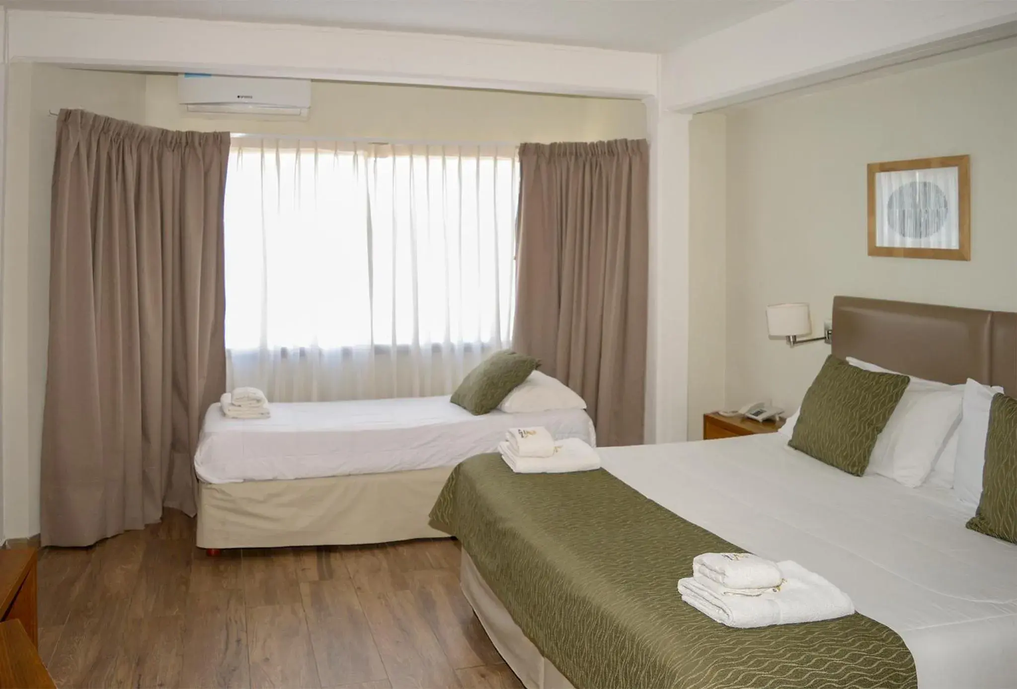Superior Triple Room in Fonte Arcada Superior Triple Room in Fonte Arcada