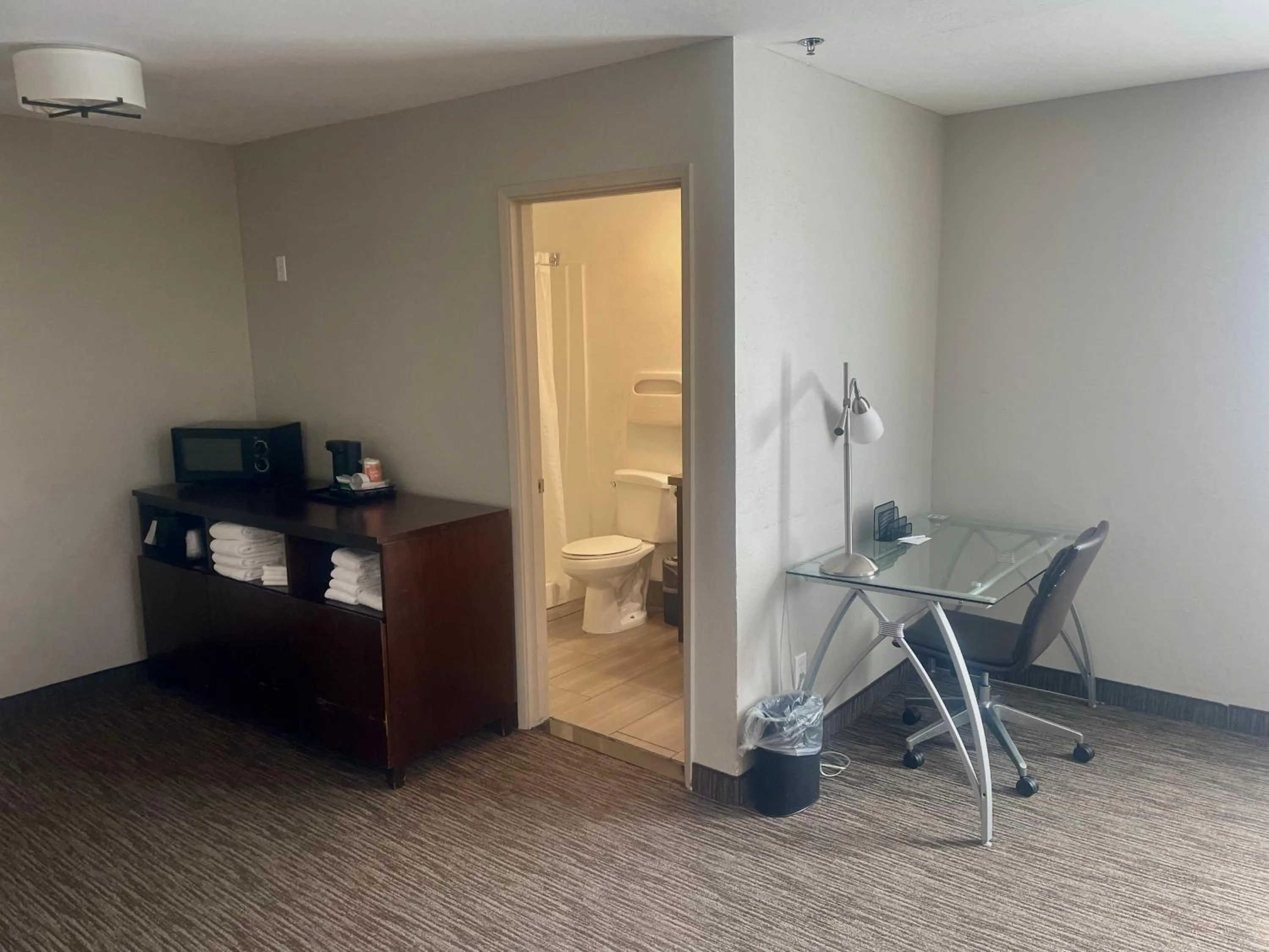 Bathroom in Country Inn & Suites by Radisson, Bakersfield, CA