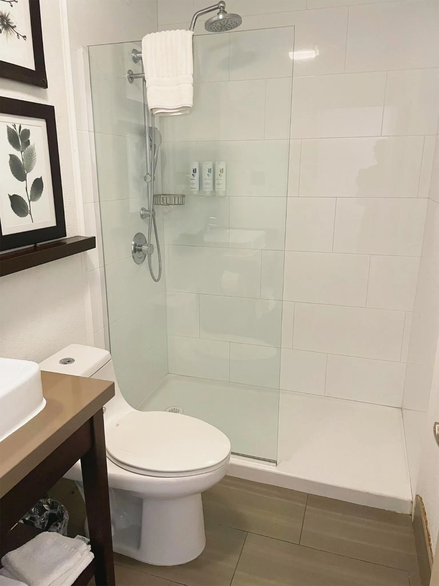 Shower in Country Inn & Suites by Radisson, Bakersfield, CA