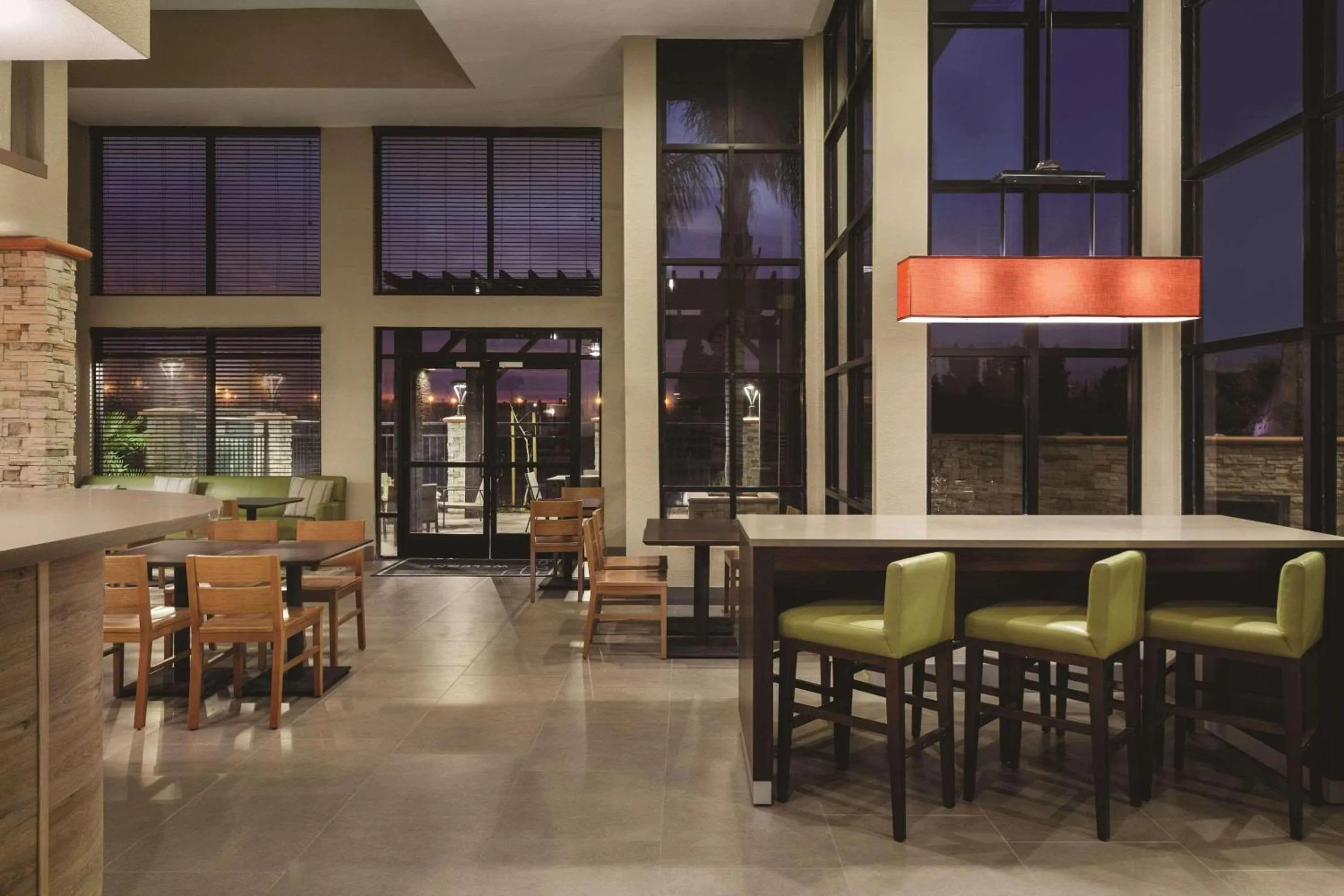 Restaurant/places to eat in Country Inn & Suites by Radisson, Bakersfield, CA