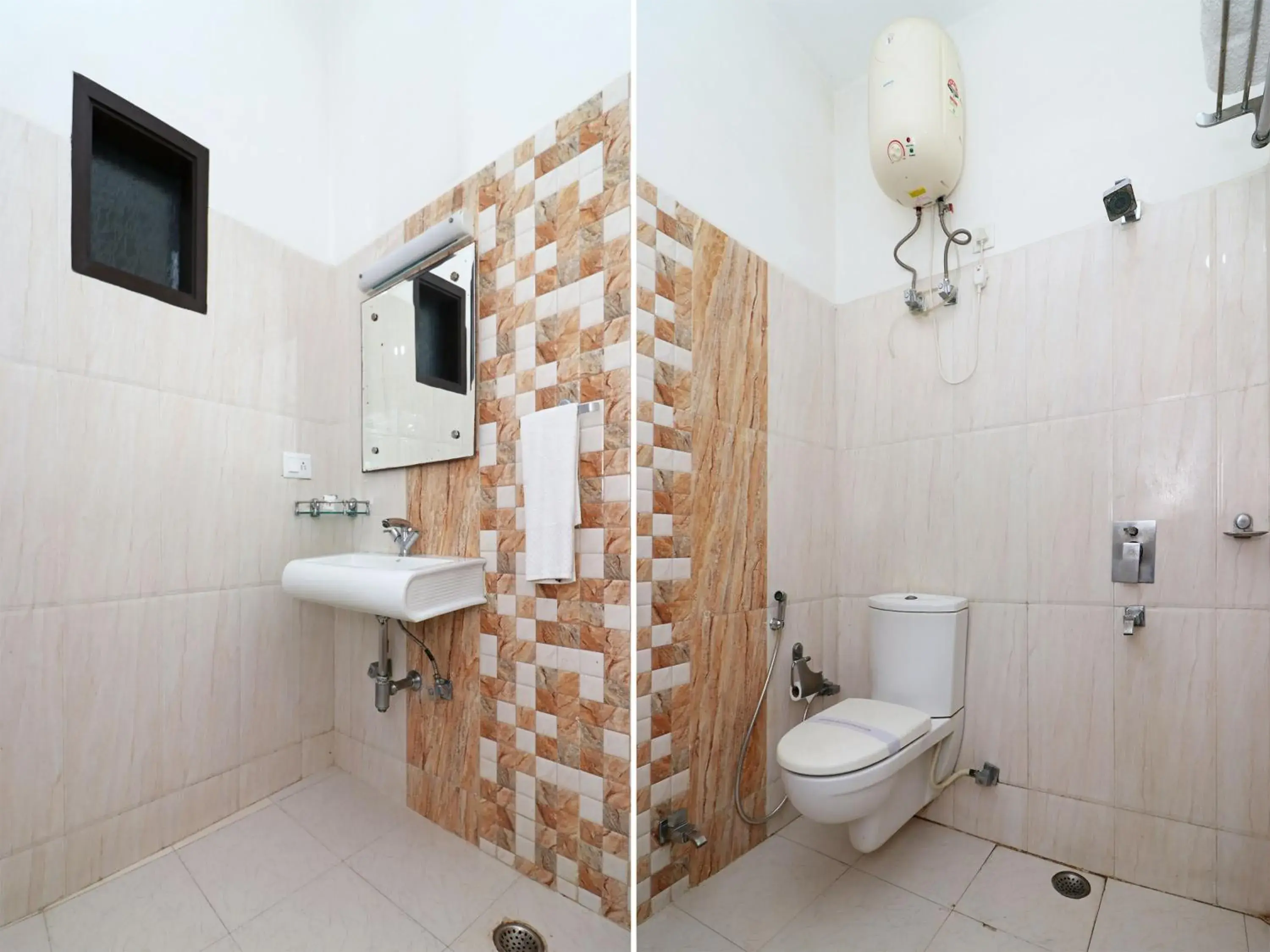 Shower in Hotel Samovar by Goyal Hoteleirs Shower in Hotel Samovar by Goyal Hoteleirs