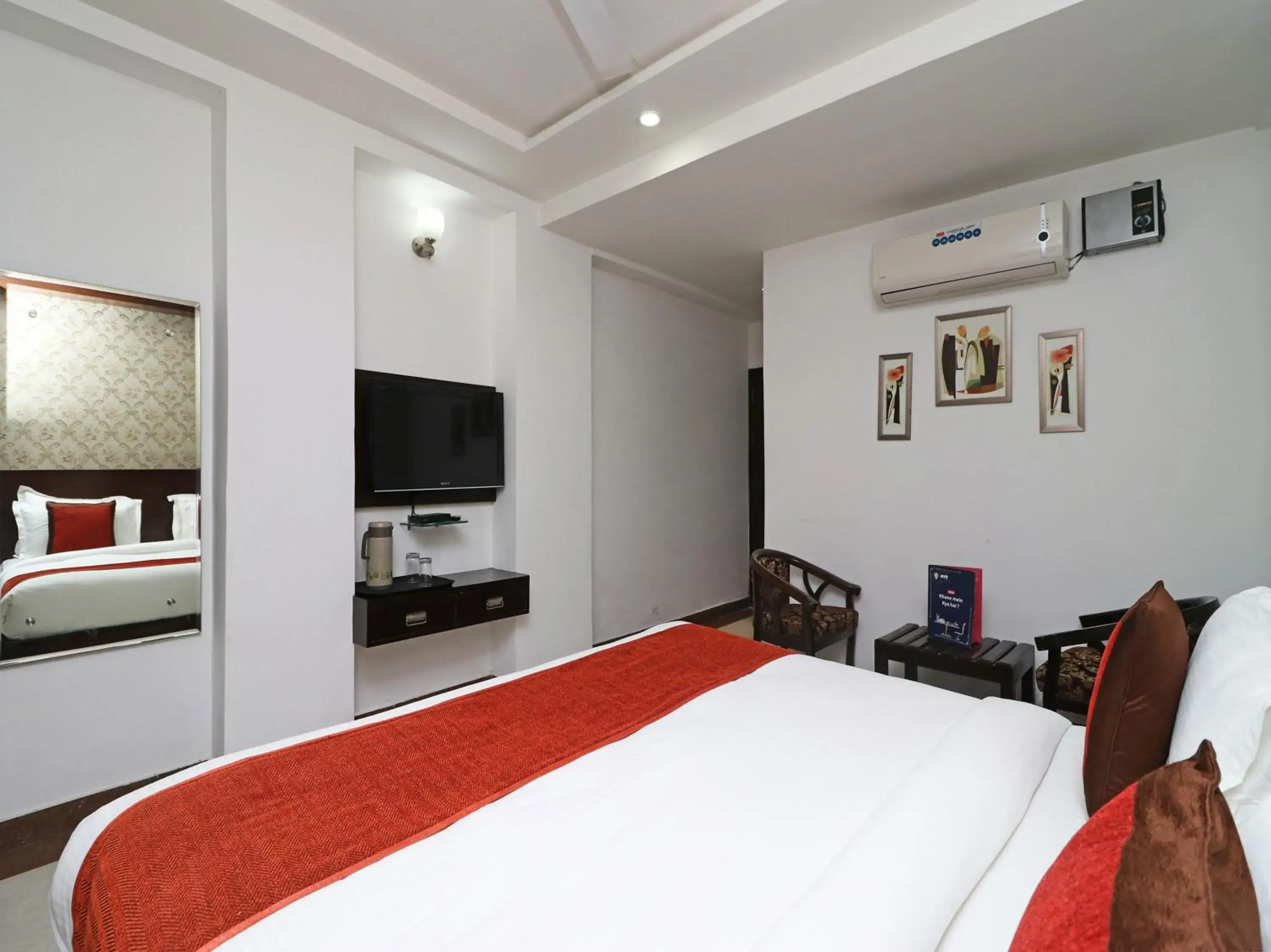 Bedroom, Bed in Hotel Samovar by Goyal Hoteleirs Bedroom, Bed in Hotel Samovar by Goyal Hoteleirs