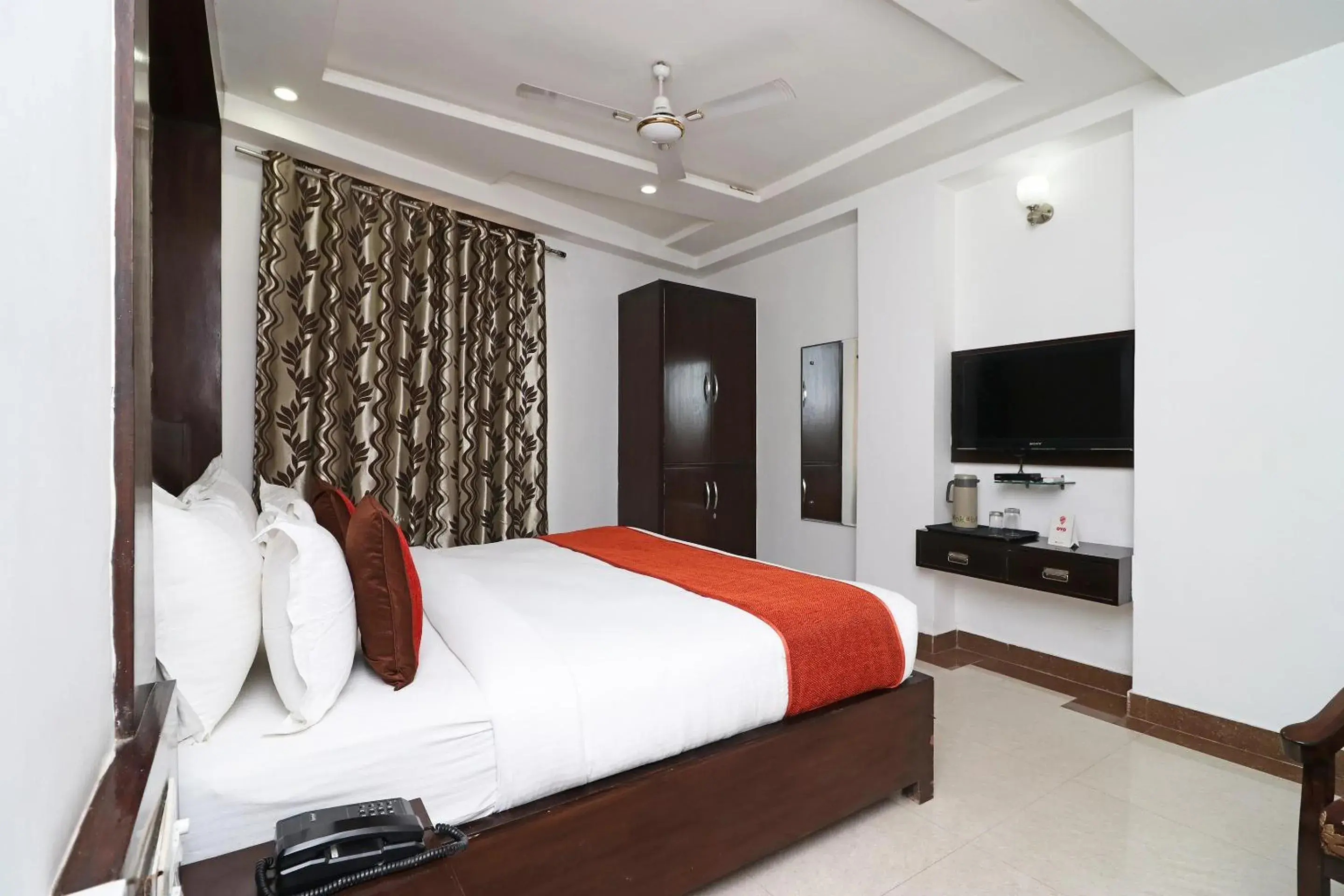 Bed in Hotel Samovar by Goyal Hoteleirs Bed in Hotel Samovar by Goyal Hoteleirs