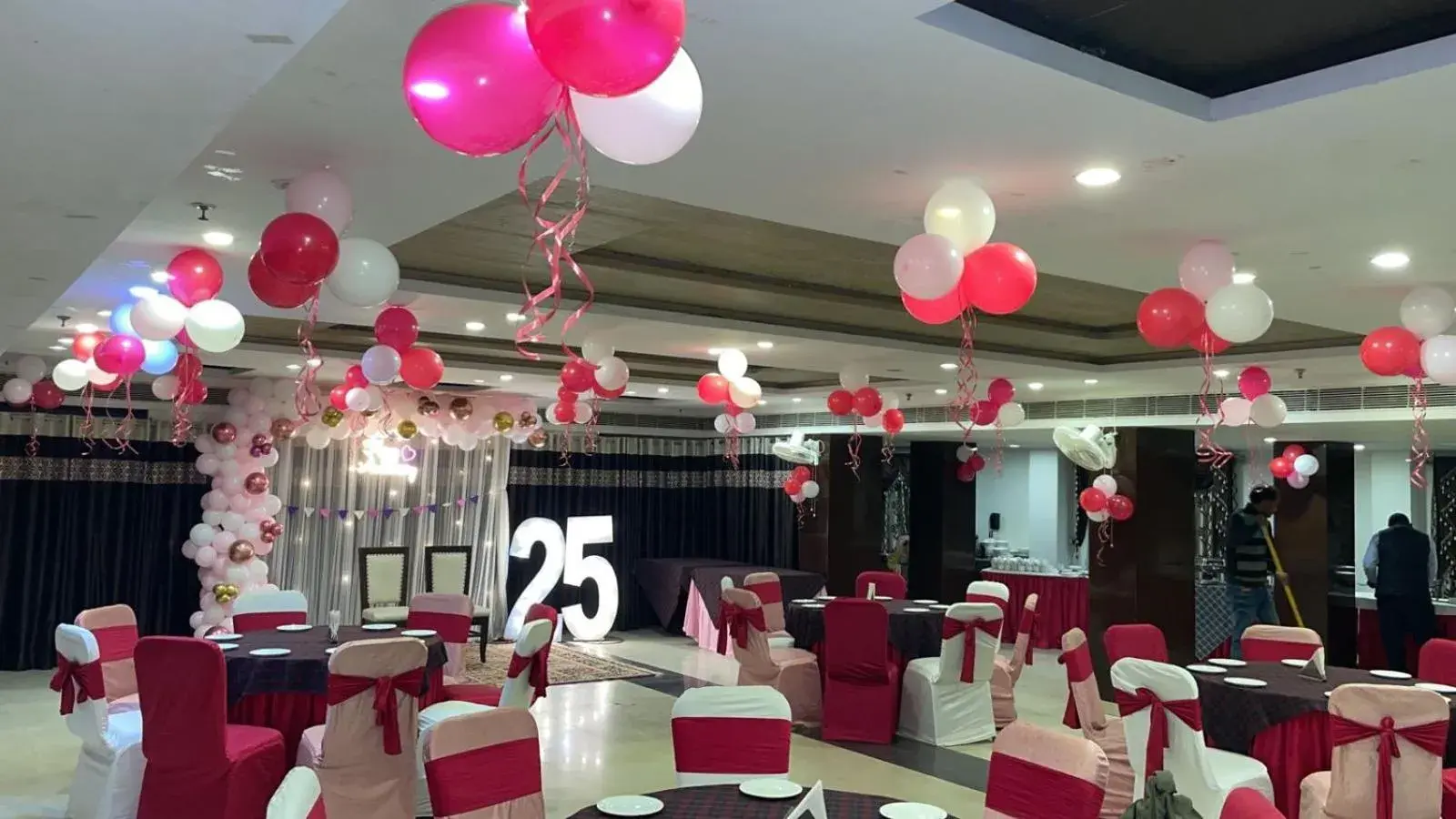 Restaurant/places to eat in Hotel Samovar by Goyal Hoteleirs Restaurant/places to eat in Hotel Samovar by Goyal Hoteleirs