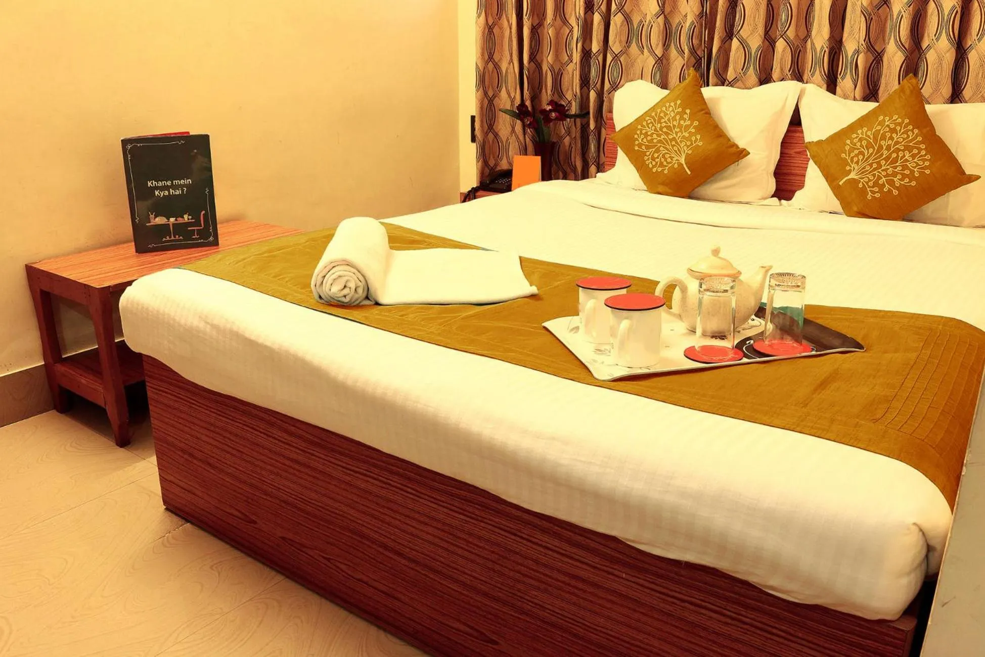 Bedroom, Bed in Shila International