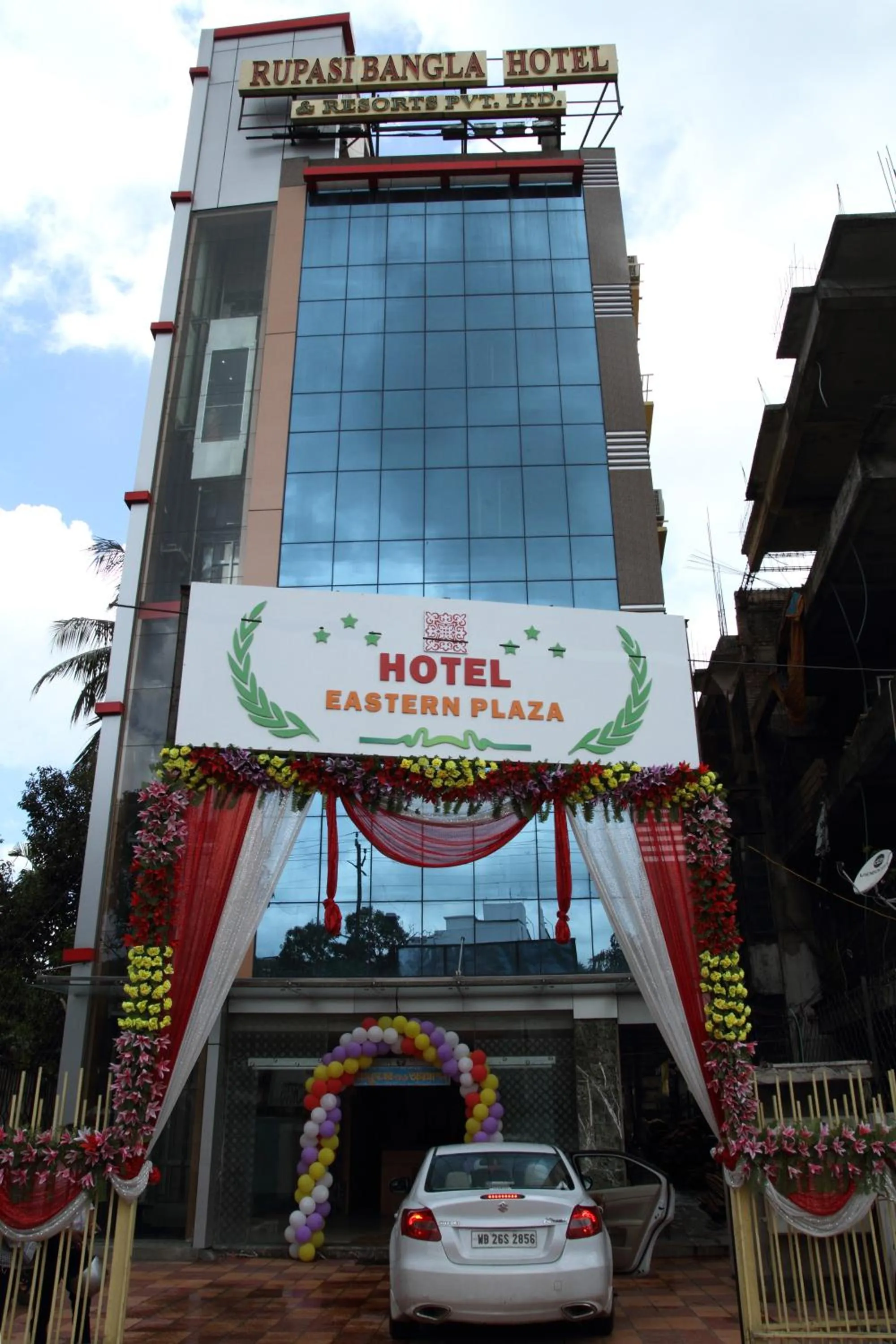 Facade/entrance in Hotel Eastern Plaza