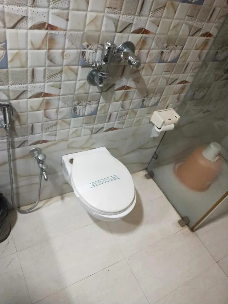 Bathroom in Hotel Eastern Plaza