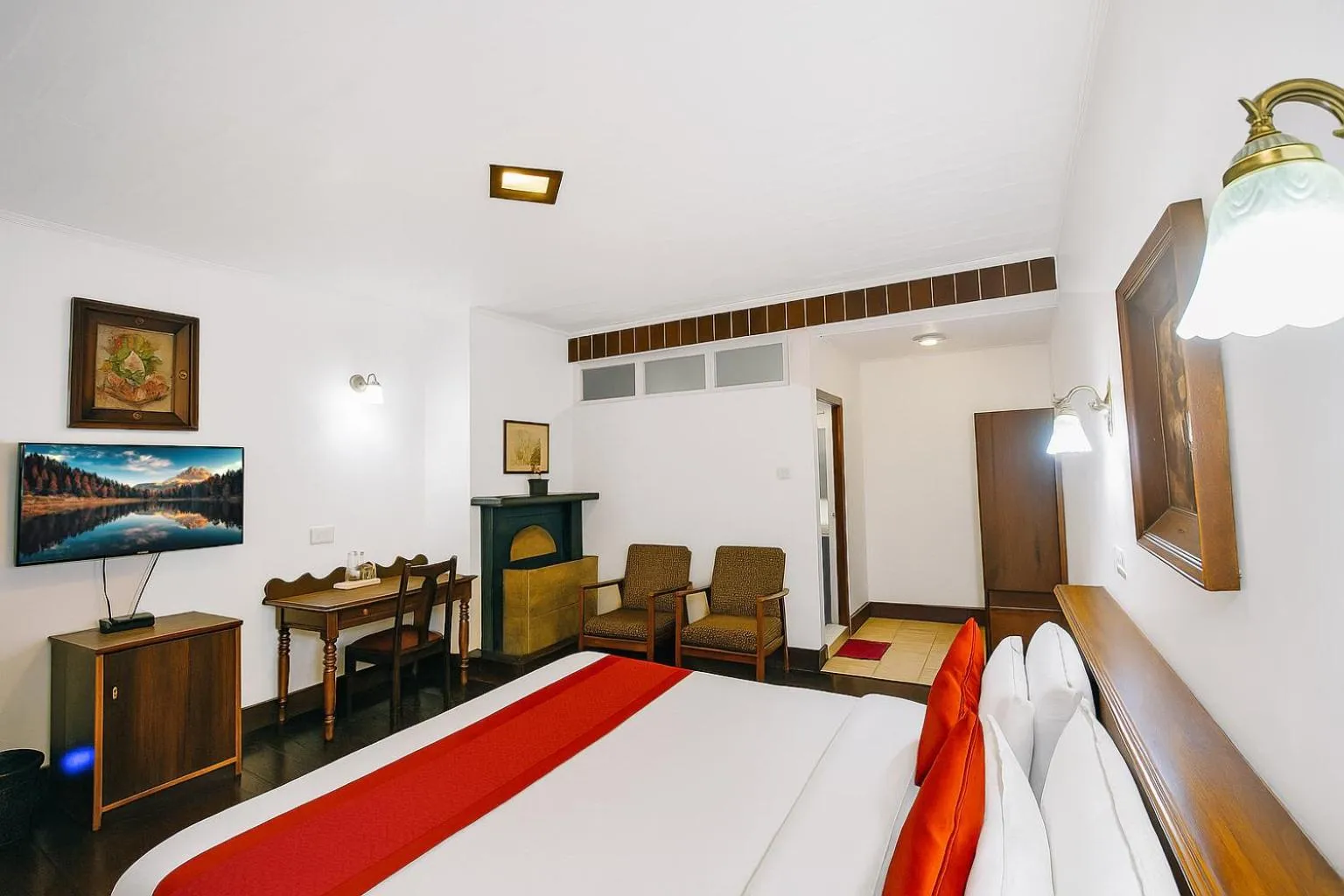 Bedroom in Central Heritage Resort & Spa Formerly Fortune ITC Resort